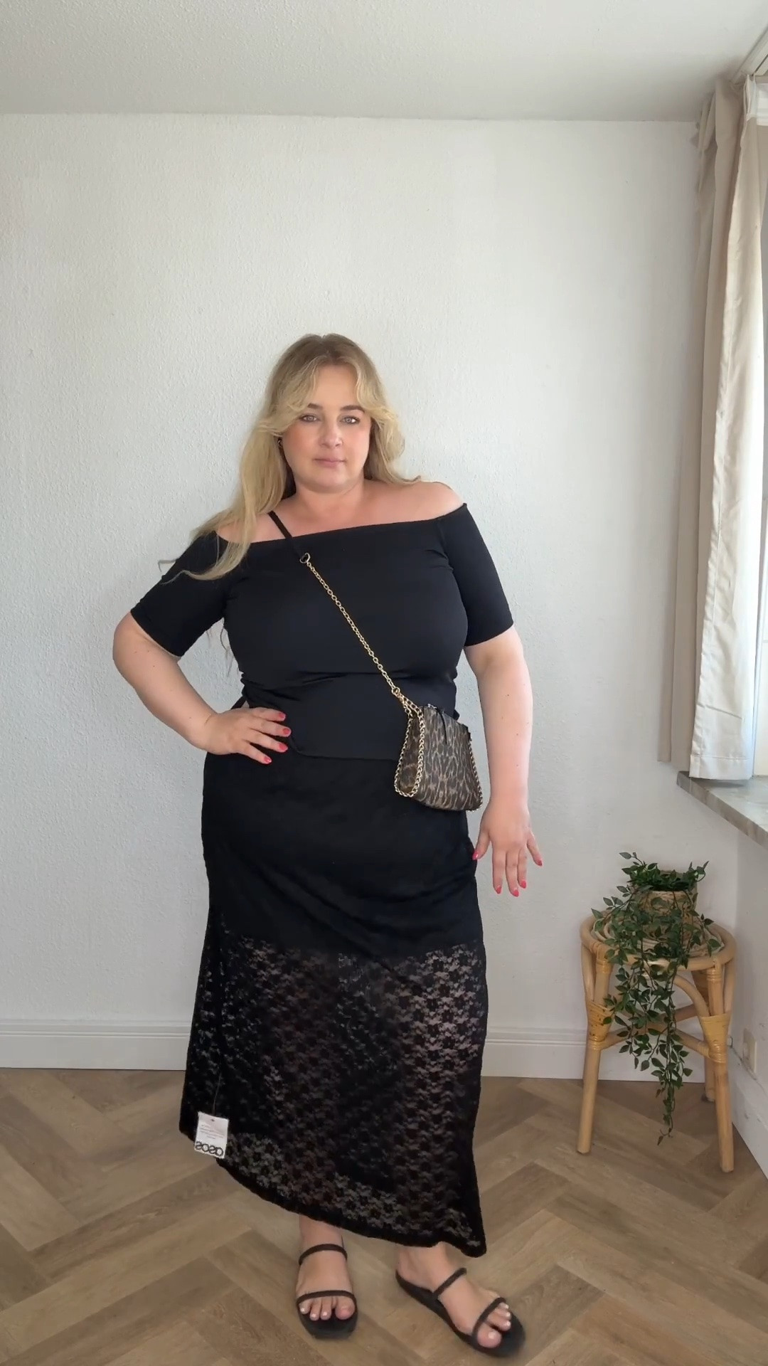 Trend mit Spitze 🥰

#spitze #rock #summeroutfit #plussizefashion #curvy

#LTKdeutschland #LTKplussize #LTKsummer