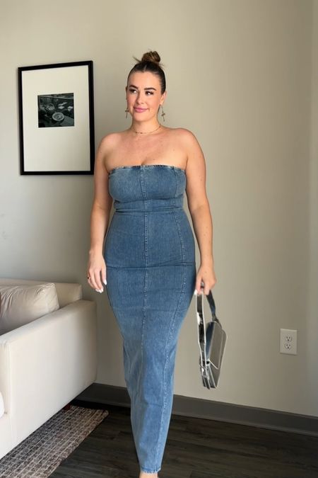 Denim dress roundup for fall (this one is Good American sold at Nordstrom and Bloomingdale’s also linked below!) sign up for restocks! Wearing large 🖤

#LTKmidsize