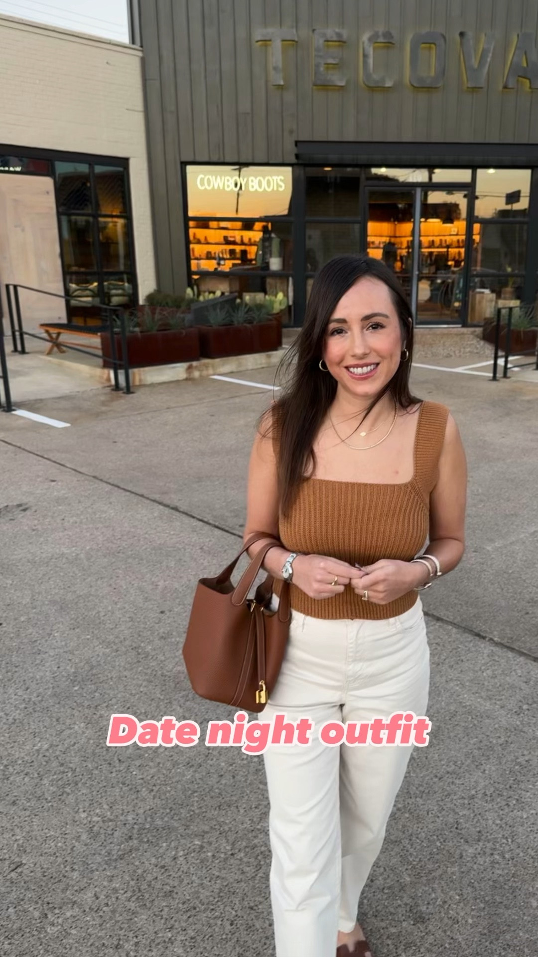 Vince sweater tank (xs), frame ecru barrel jeans (25), Kendra Scott necklaces




#LTKSeasonal #LTKstyletip #LTKfindsunder100