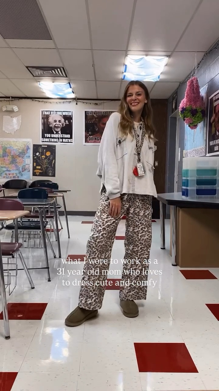 Happy Tuesday my friends 🤎🤎🤎🐆

Top is from @threebirdnest — if you want a discount on your order use code: THEYOUNGERTWIN 
Pants are from @aerie 

#ltkstyletip #outfitinspo #outfitideas #ootd #outfitoftheday #liketkit #ltkfindsunder50 #momootd #whatmelwearstoschool #leopardpants #aerie #wear3bn