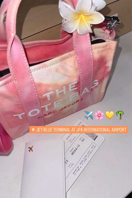 Travel life ✈️🌸💛🌴

#LTKitbag #LTKtravel