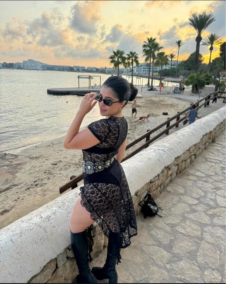 My fuller bust friendly outfit for Hi Ibiza!

#LTKTravel #LTKParties #LTKFindsUnder50