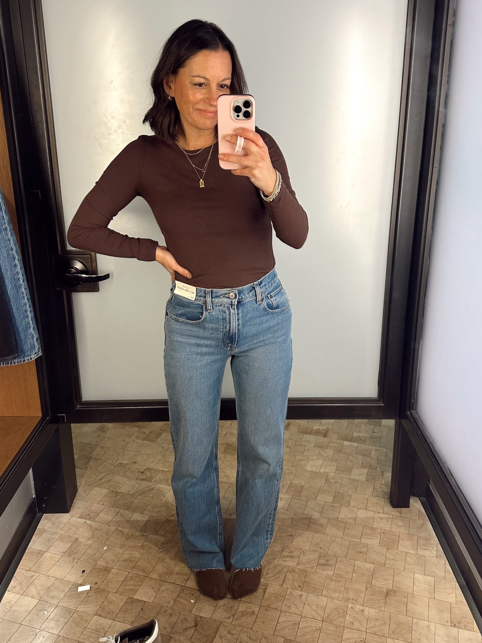 Abercrombie jeans on sale! These relaxed fit jeans run true to size I’m in a 26 short.


#LTKOver40 #LTKmomlife #LTKootd