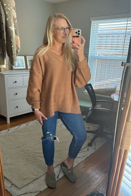 Cozy Fall Sweater vibes! Am I right?!? 🍂 Wearing a S in the sweater and 27R in the jeans


#LTKfindsunder100 #LTKstyletip #LTKSeasonal