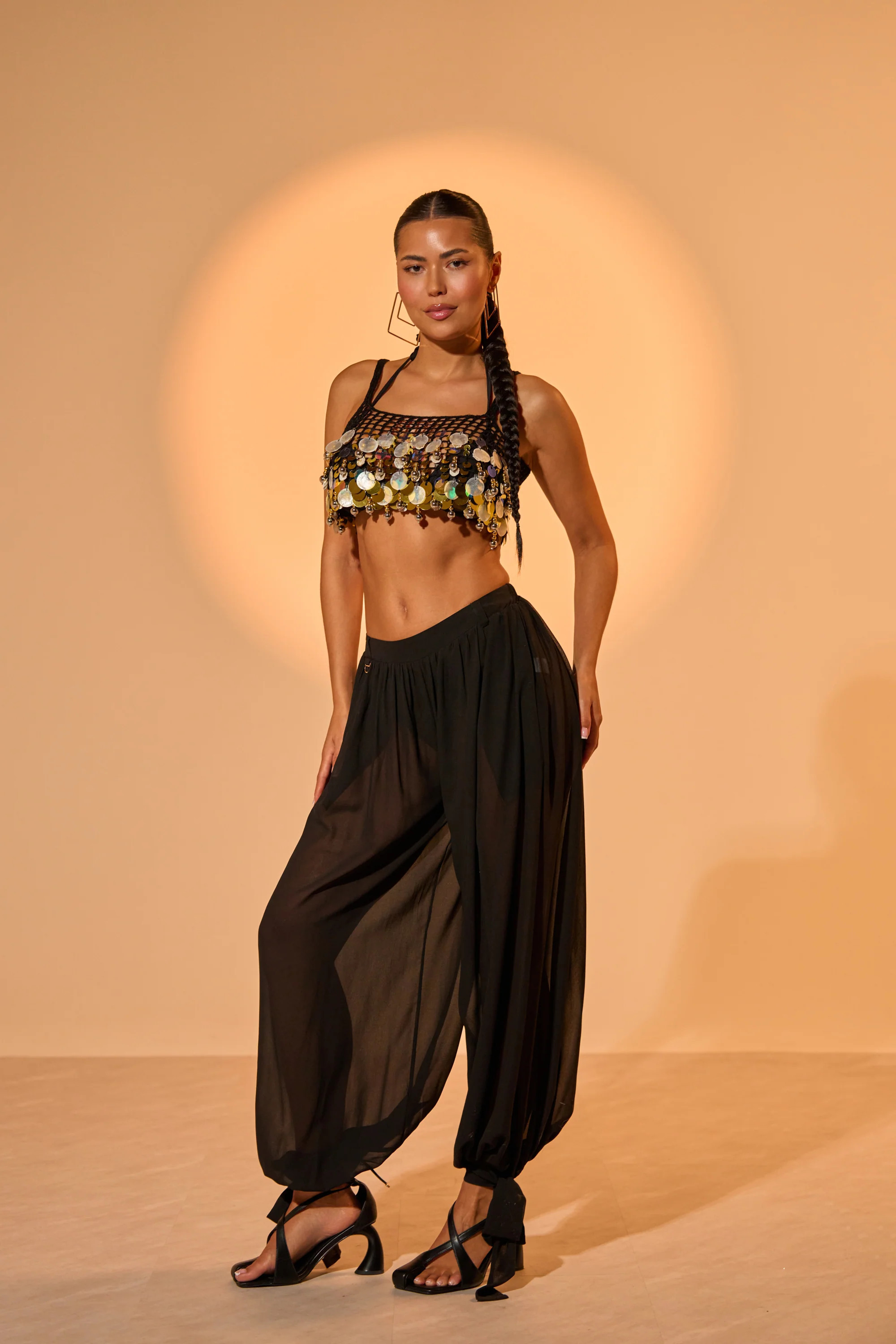 AKIRA Trendy Ballon Pants | Black | Size Large | AKIRA