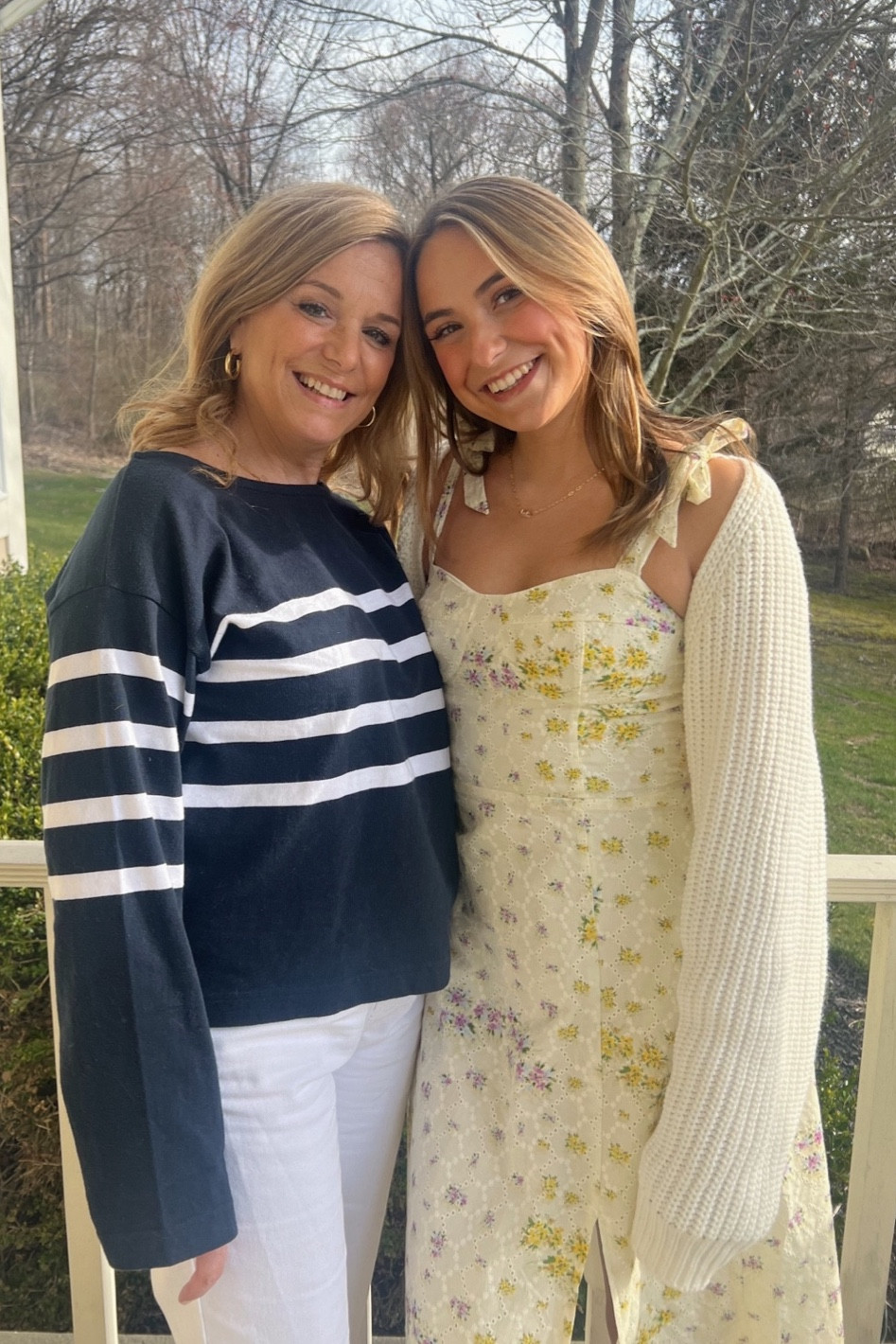 Little yellow dress! 
#easterdress #holidaydress #yellowdress #womensdresses #stevemadden