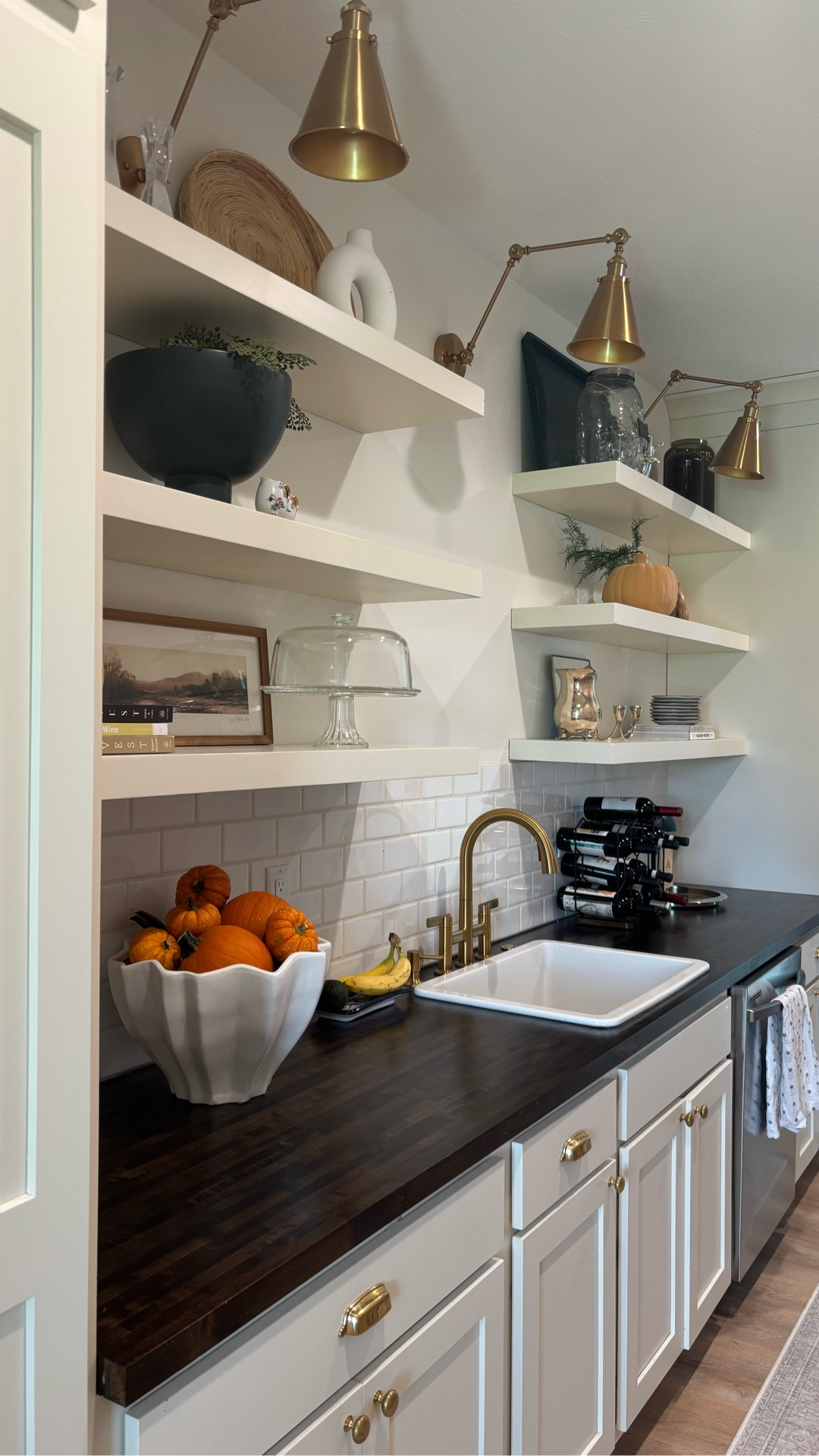 Sharing my favorite cookbooks and I use them for decoration too.  What’s your favorite cookbook?

Comment SHOP for the cookbooks I love and recommend!  Have a great day!

#whitehouse #butlerpantry #homedecorating #cookbooks #kitcheninspiration #pantrygoals #butcherblockcountertop #openshelves

#LTKHome