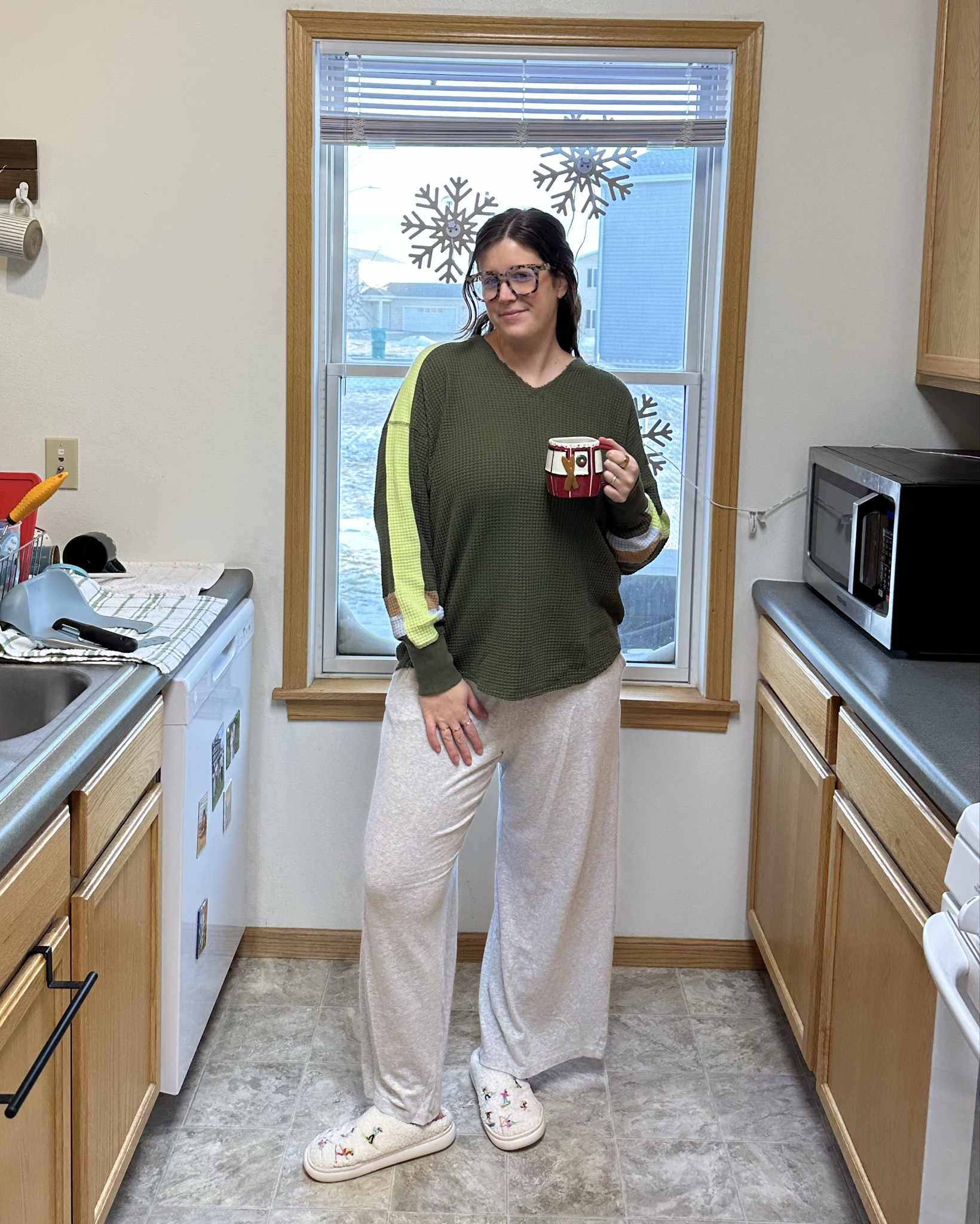 comfy wfh mom outfit 

#LTKmomlife #LTKootd #LTKMidsize