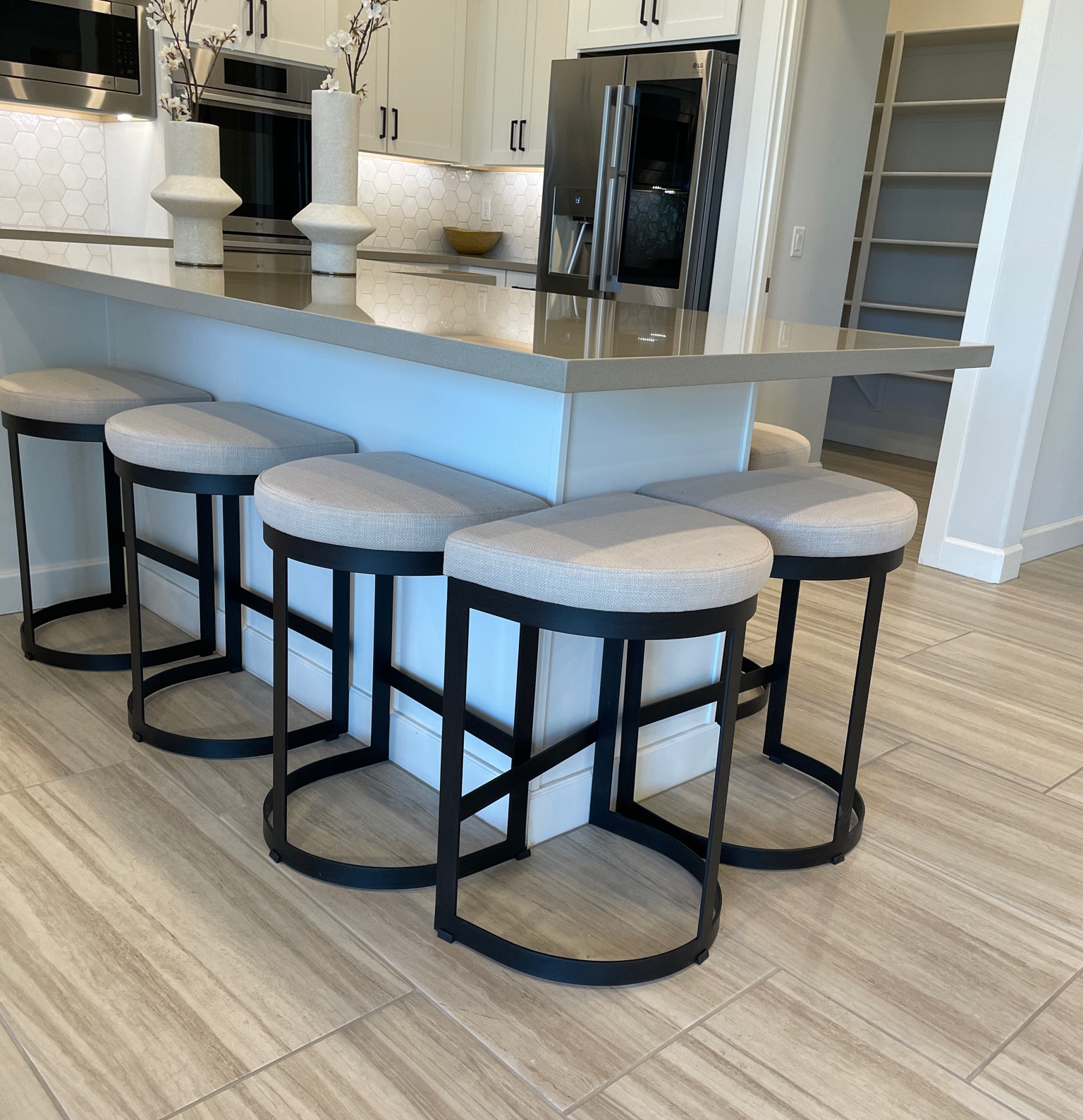 #home #homedecor #kitchen #barstool #backlessbarstool #ivory patio #sherpastool #kitchenseating #modernhome #kitchenisland 

#LTKHome