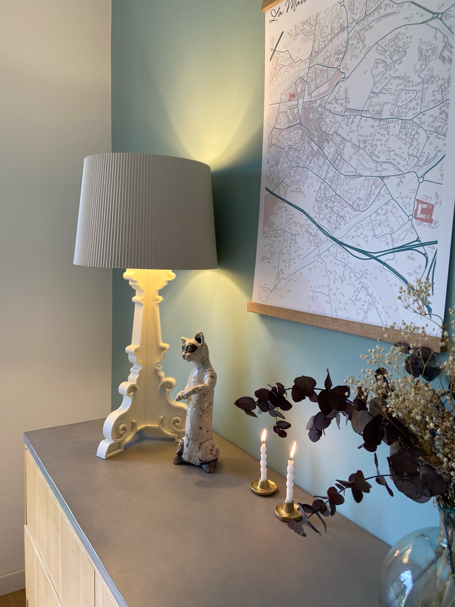 Décoration de ma chambre ! 

J’ai modifié légèrement la décoration de notre chambre en mettant notre lampe Kartell sur la commode! 

#deco #chambre #lampe #kartell #maison #home #homedecor

#LTKeurope #LTKhome