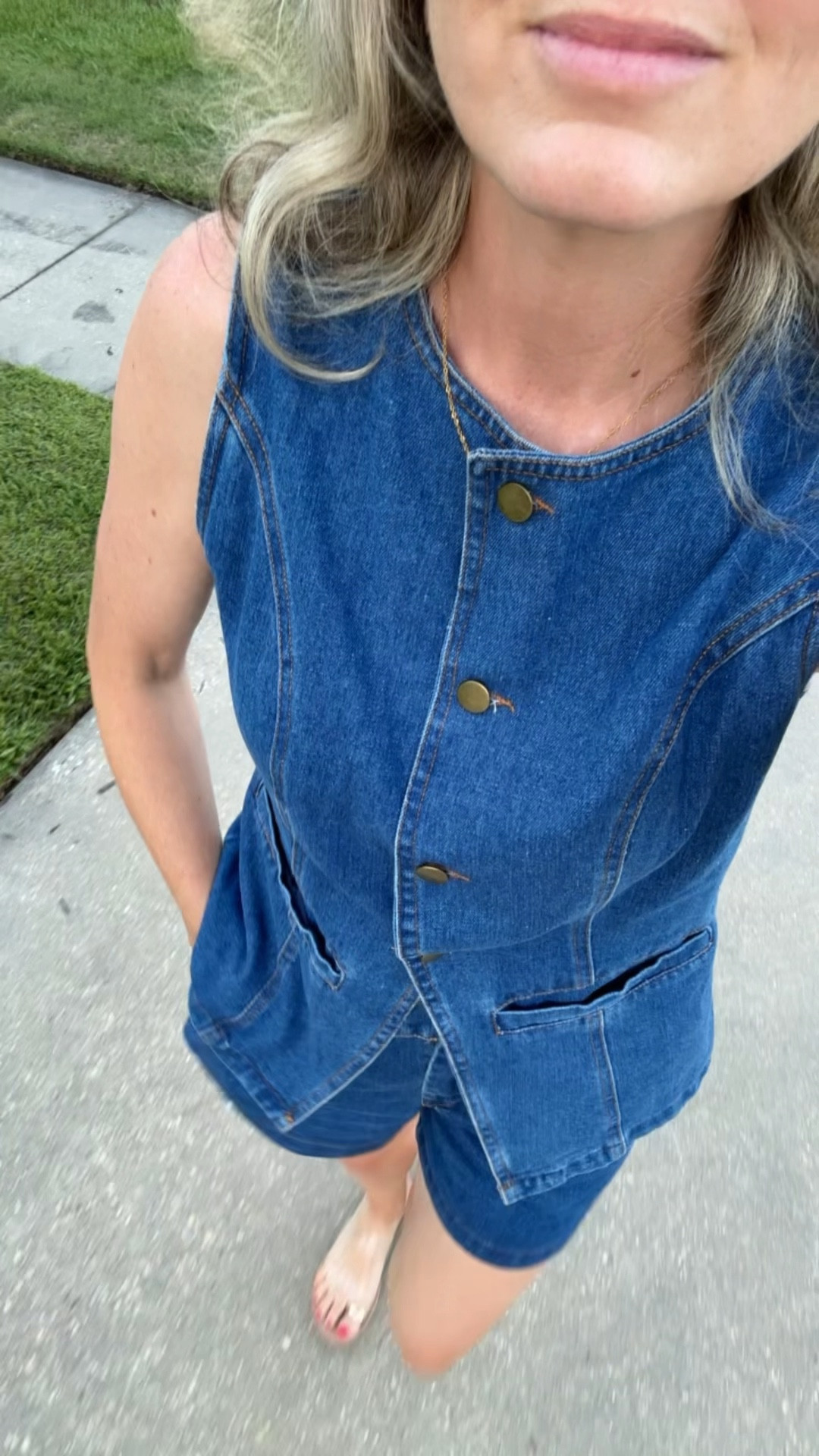 The cutest denim vest and shorts set! I’m wearing the size small. The one I bought it from is sold out so linking another in stock option! 

#LTKFindsUnder50 #LTKOver40 #LTKStyleTip