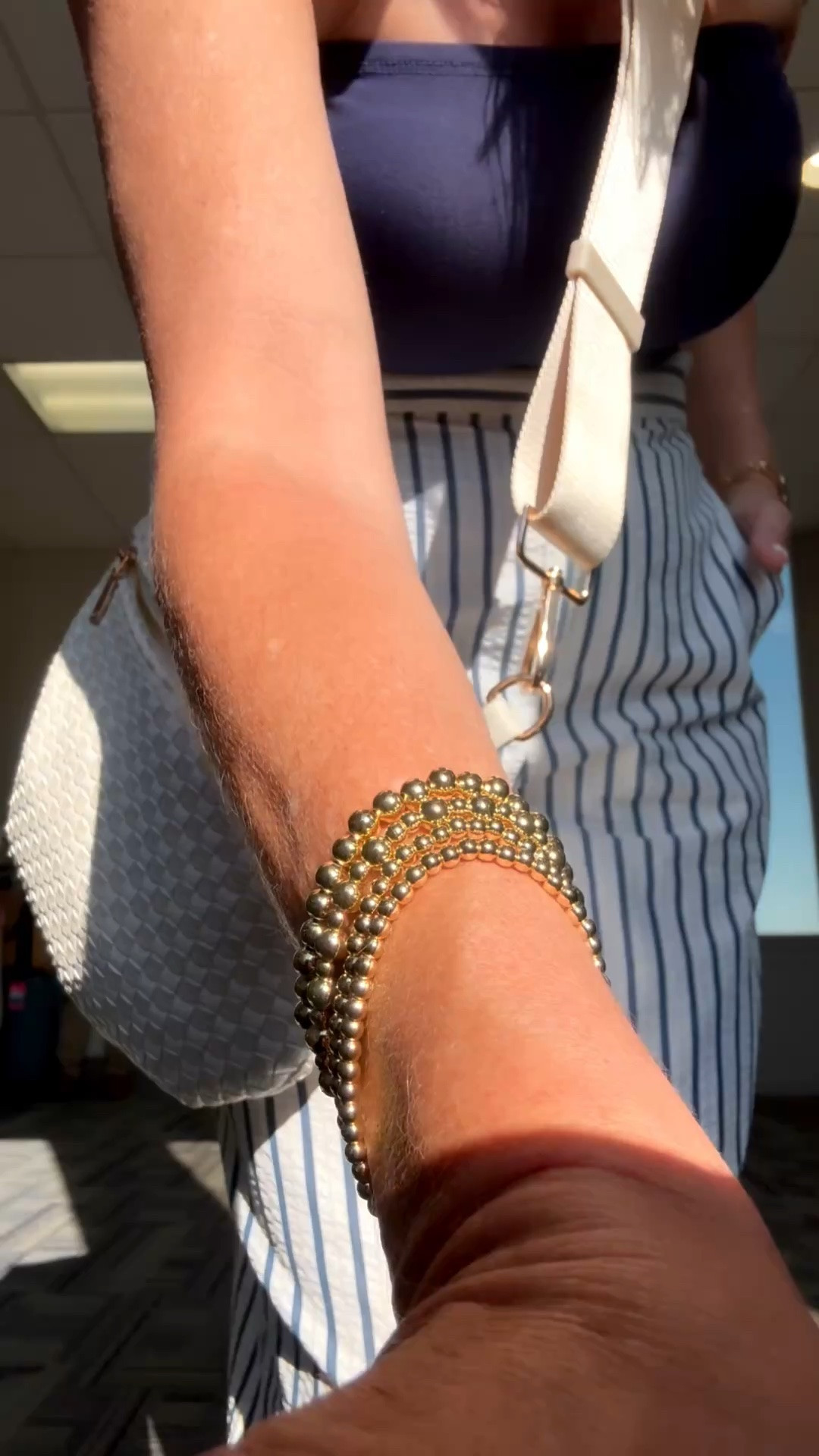 Leaving on a girls trip with my sweet mama today! 

Wearing a S in these adorable seer sucker wide leg pants (on SALE @bananarepublicfactory), M tube top, & 7 clear strap sandals.