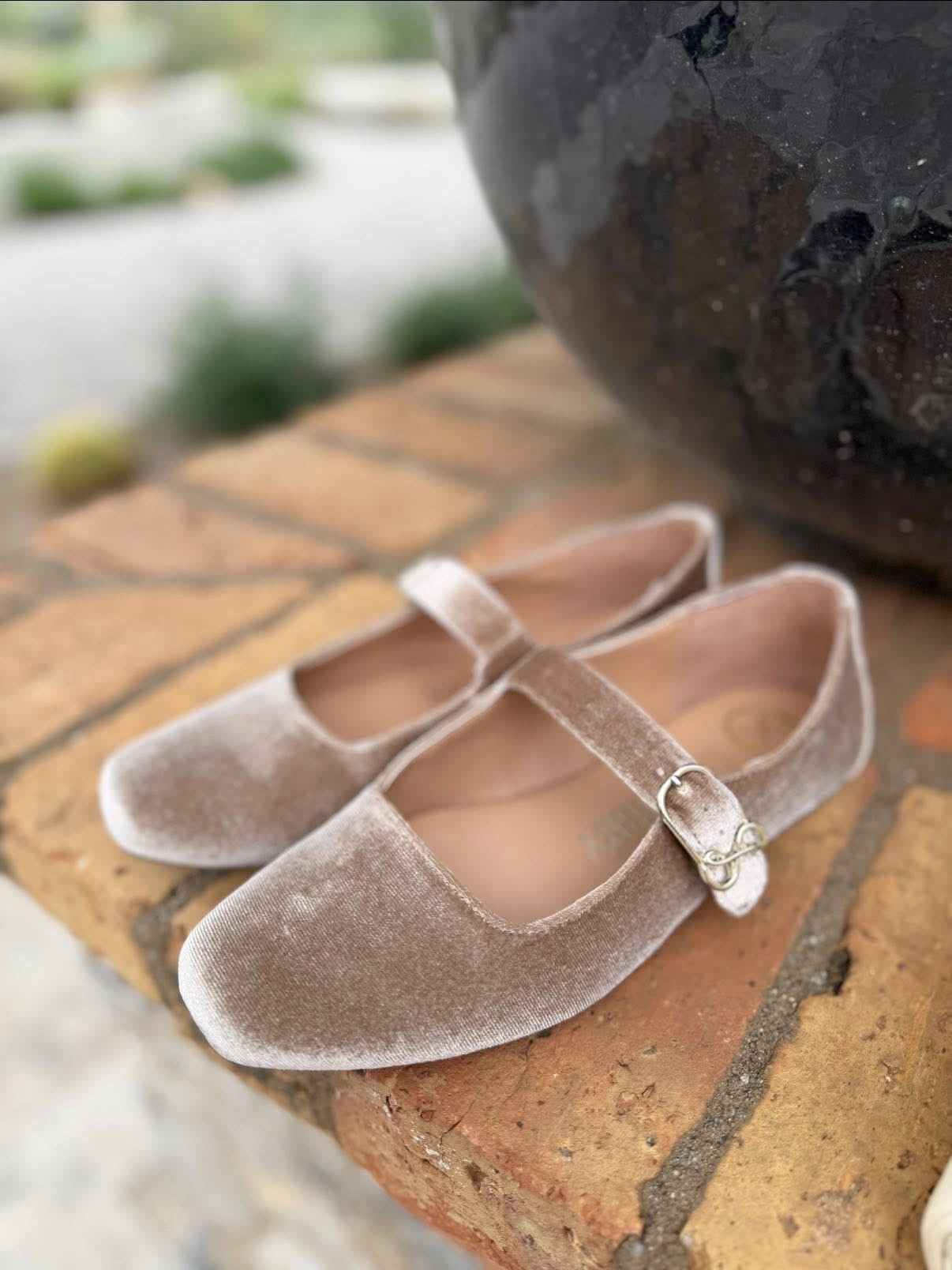 These cute and comfy flats are now under $50! 😱

These just are the cutest, ￼and I saw several of you grabbed them over Thanksgiving when I posted them! 

Free shipping! True to size! 


#LTKSaleAlert #LTKHoliday #LTKGiftGuide