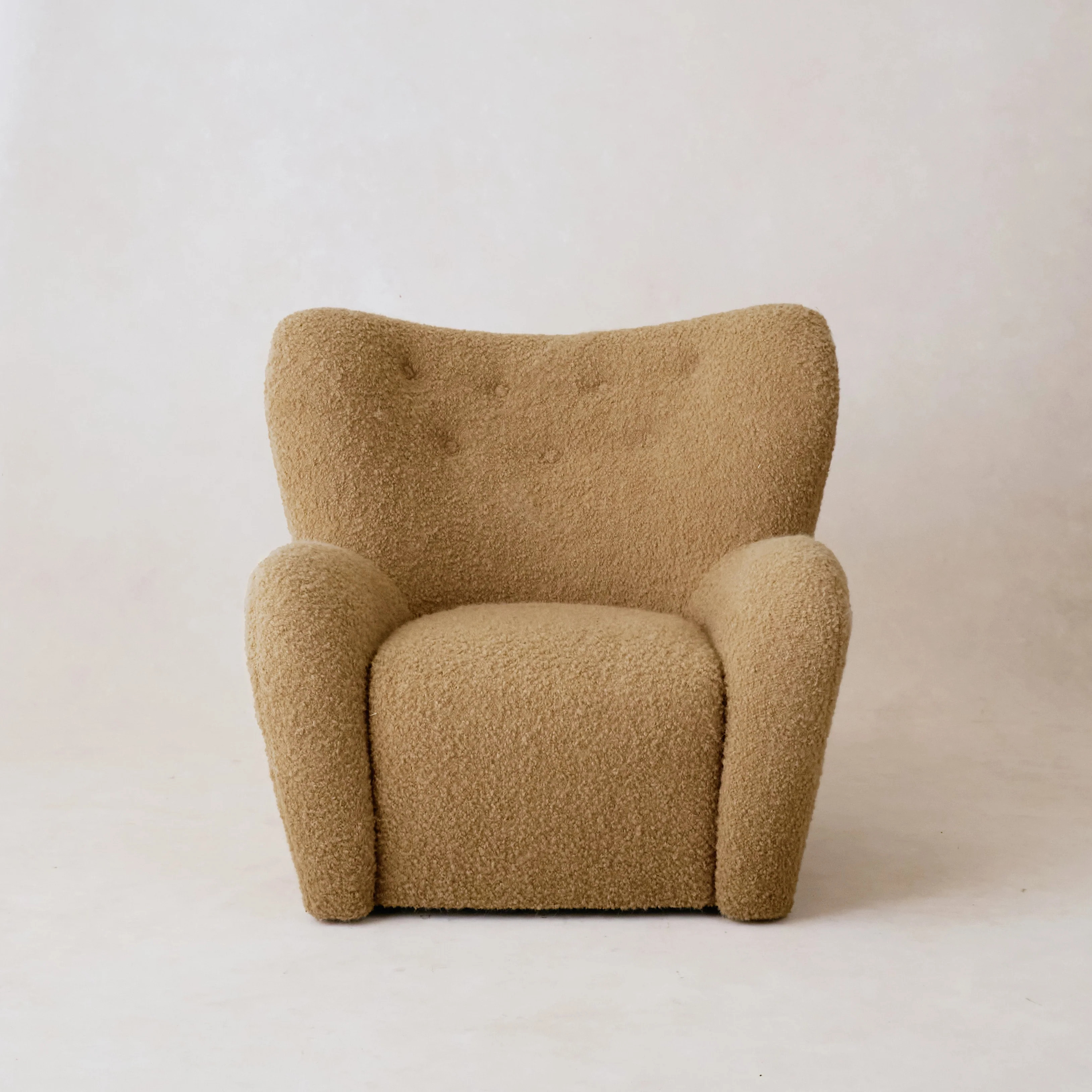 Papa Teddy Chair - Camel Boucle | House of Leon
