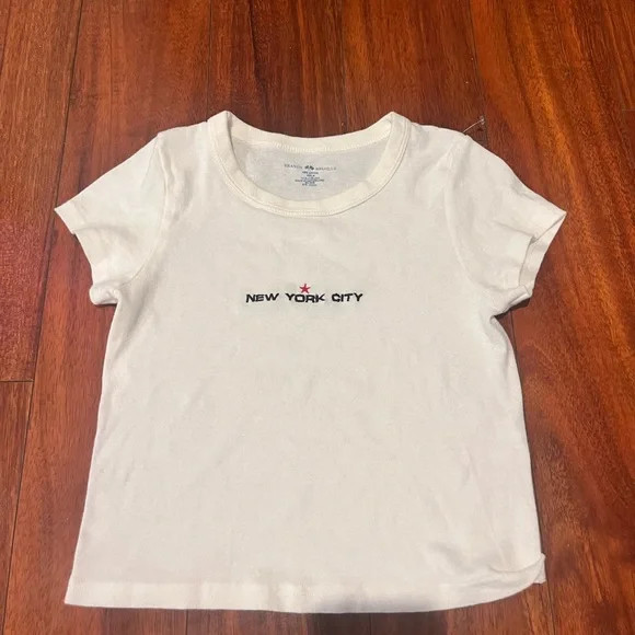 Brandy Melville cropped 'New York City' graphic tee | Poshmark