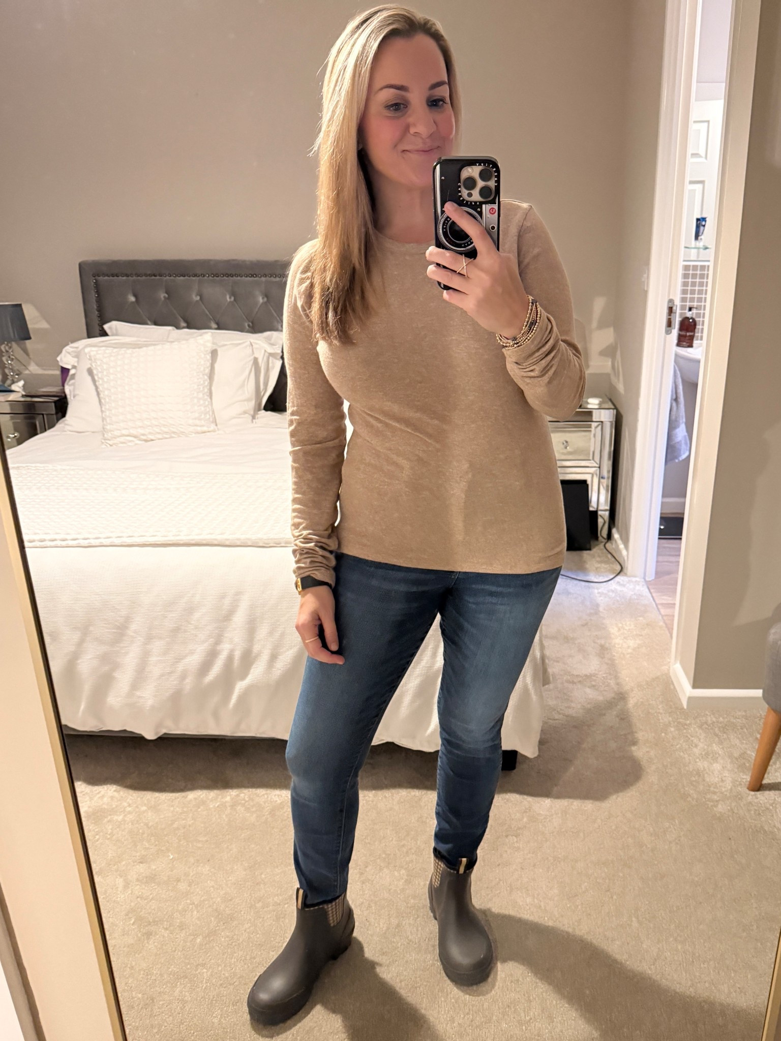 The COMFIEST long-sleeve tee I’ve found. Abercrombie FTW!

#LTKFindsUnder100