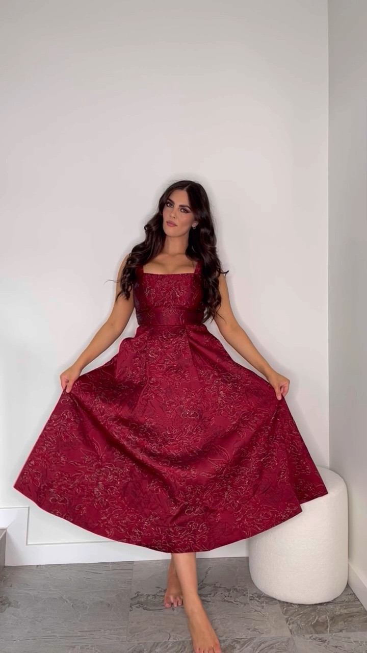 Loving this burgundy classic gown ♥️ wearing dress size 12 (L) 5’8 

#LTKcurves #LTKwedding #LTKaustralia