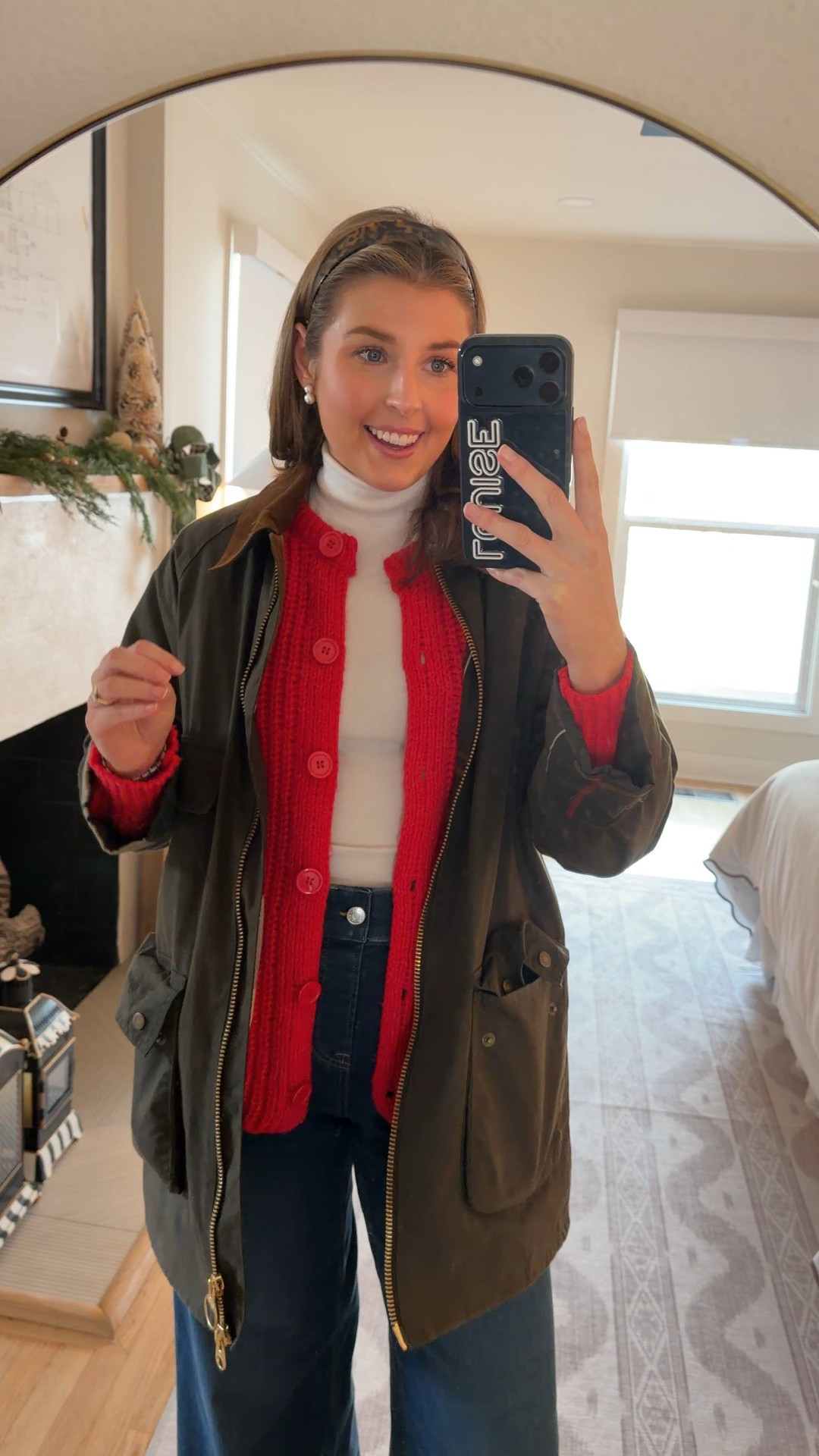 Friday fit! Wearing a M in cardigan, S in jeans, and 6 in jacket!