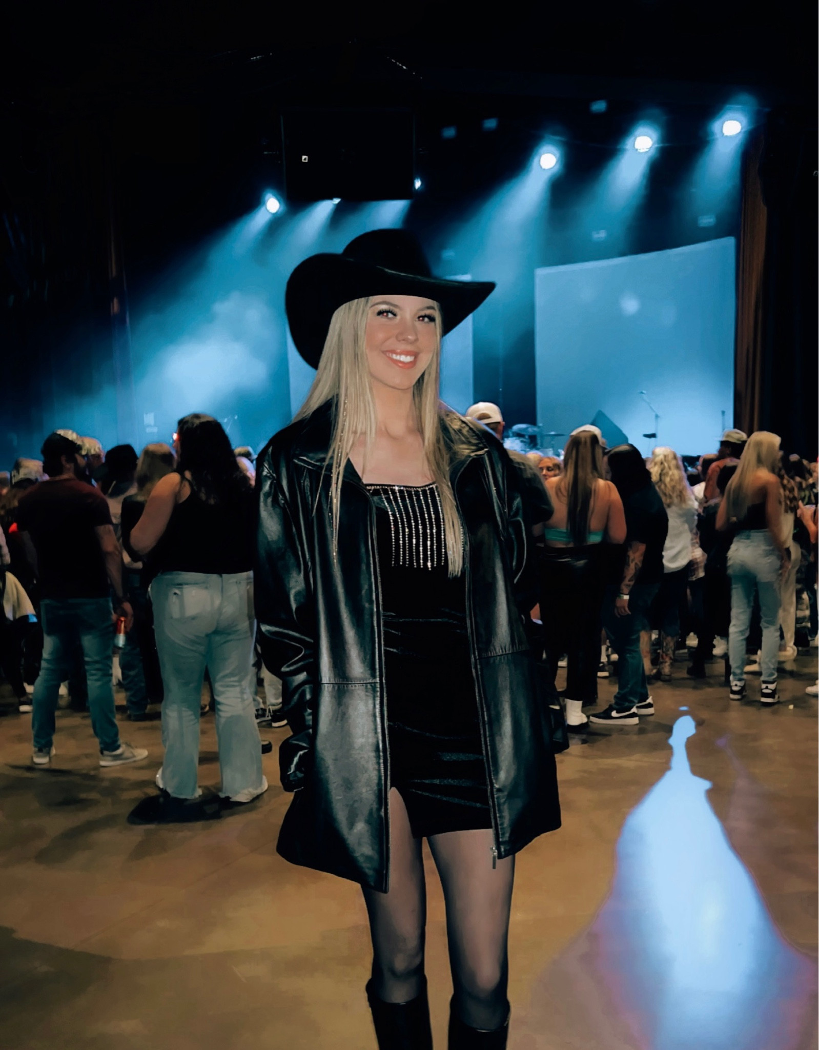 🖤 Concert Fits>> 

Black cowgirl hat with a sparkly dress, tights, leather jacket, & boots. 

Shop my hat below!! 

Xoxo



#LTKstyletip #LTKMostLoved #LTKbeauty