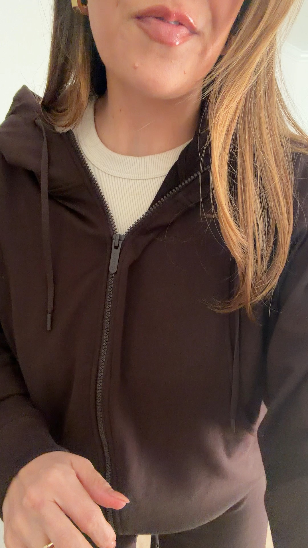 Size medium in this cute chocolate brown lounge set  