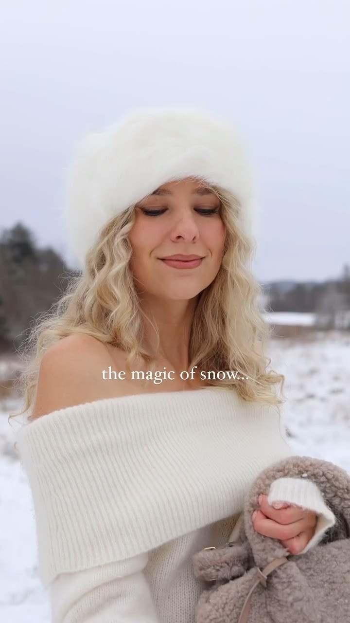 Snow day chic! My ultimate snow outfit edit is live! Get cozy and look stylish with the best winter coats, warm boots, and layering essentials. Perfect for hitting the slopes or just staying warm! Tap to shop my must-have winter gear! #SnowOutfit #WinterStyle #CozyFashion #Outerwear #WinterBoots #ShopTheLook #Layering #FashionInspo 

 #LTKdayinmylife #LTKootd #LTKSaleAlert