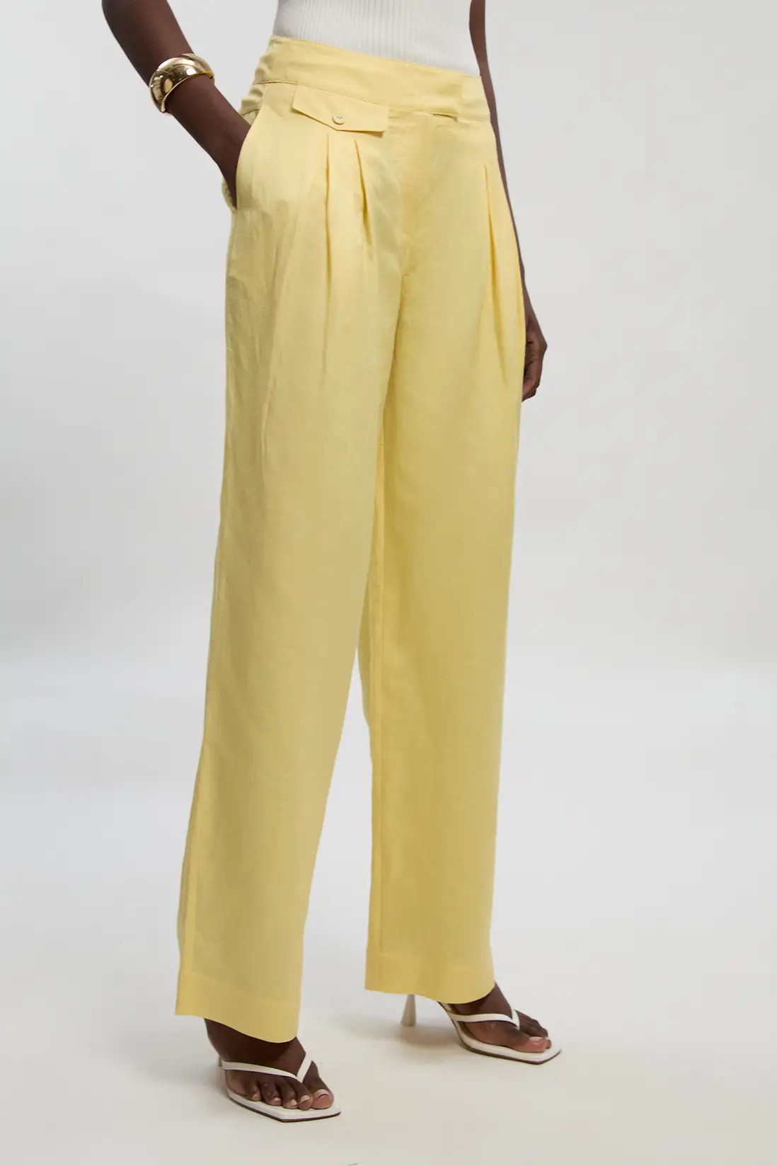 Viscose Linen Pleat And Pocket Detail Woven Straight Leg Trouser | Karen Millen