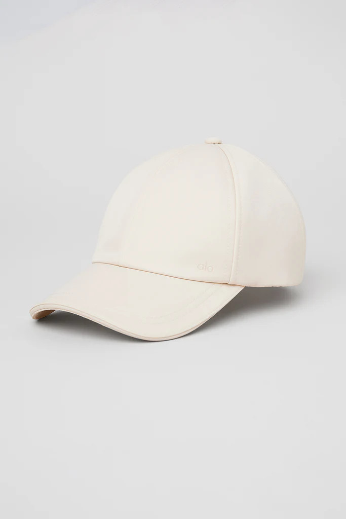 Satin Off-Duty Cap - Creme | Alo Yoga (US)