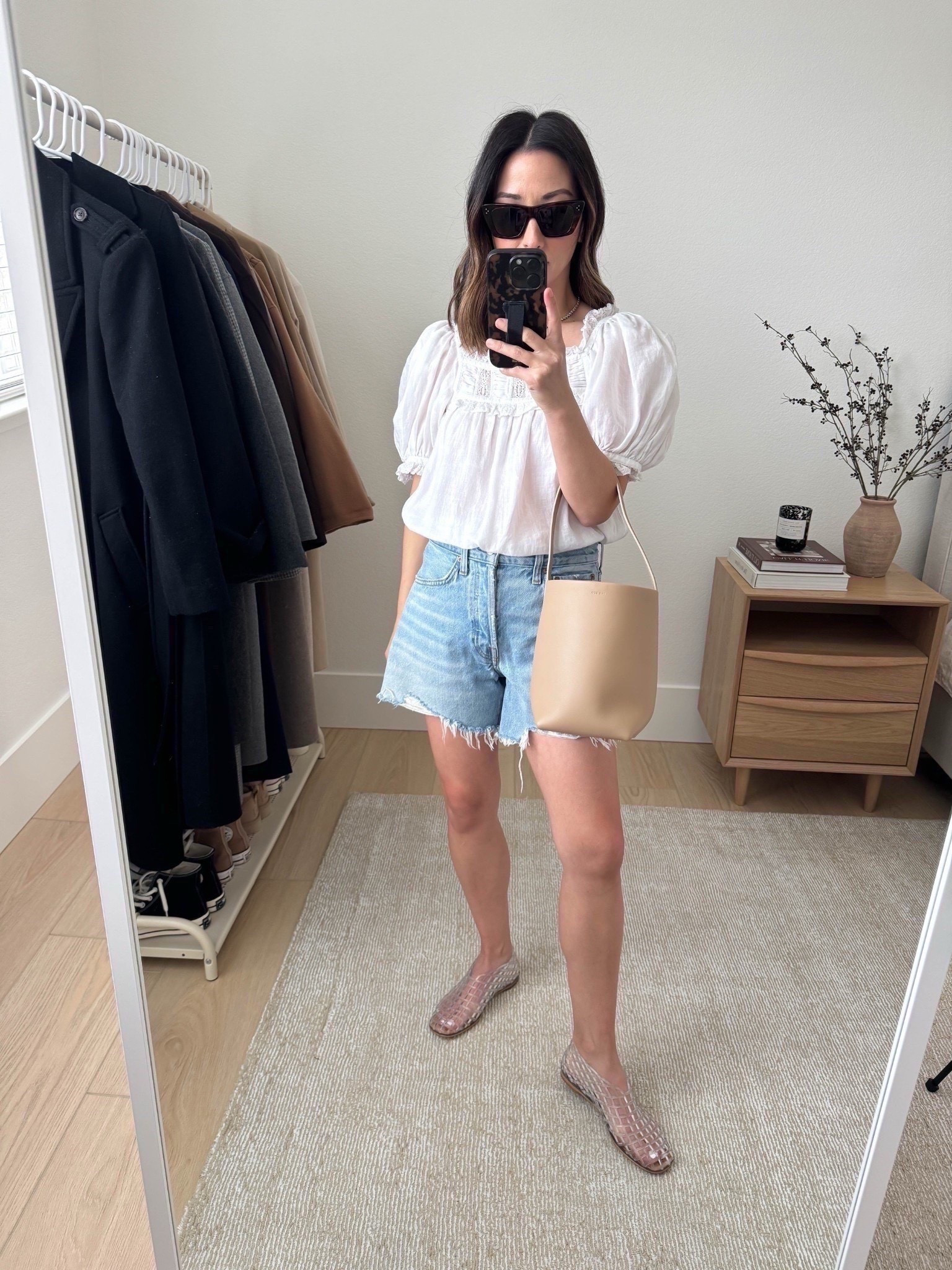 My favorite denim shorts. A longer length that’s still very flattering. I always size up in Agolde shorts. 

DÔEN top xs
Agolde Parker long 25
Amazon jelly flats 5.5
The Row tote small
Celine sunglasses 

Summer outfits, petite style, summer style 


#LTKmomlife #LTKPetite #LTKSeasonal