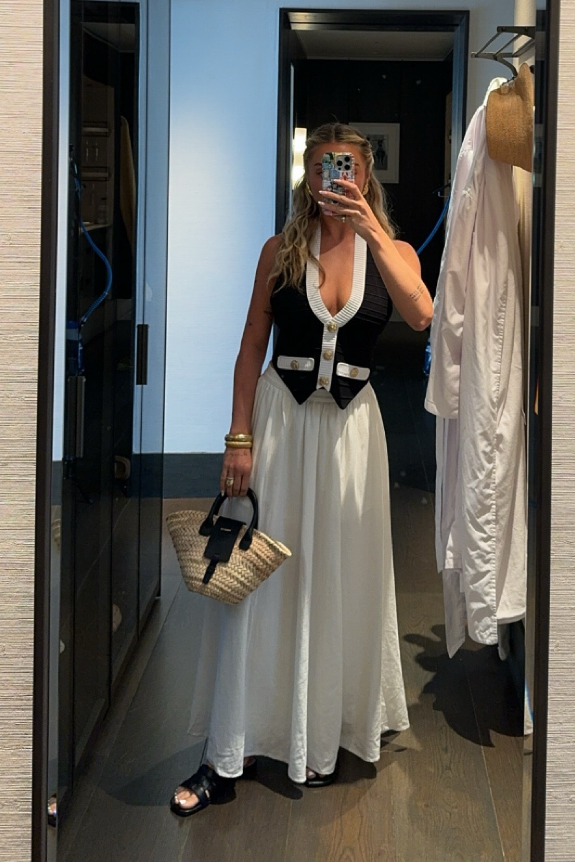 Size s skirt 
Size xs top black

#LTKStyleTip #LTKFindsUnder100 #LTKSeasonal