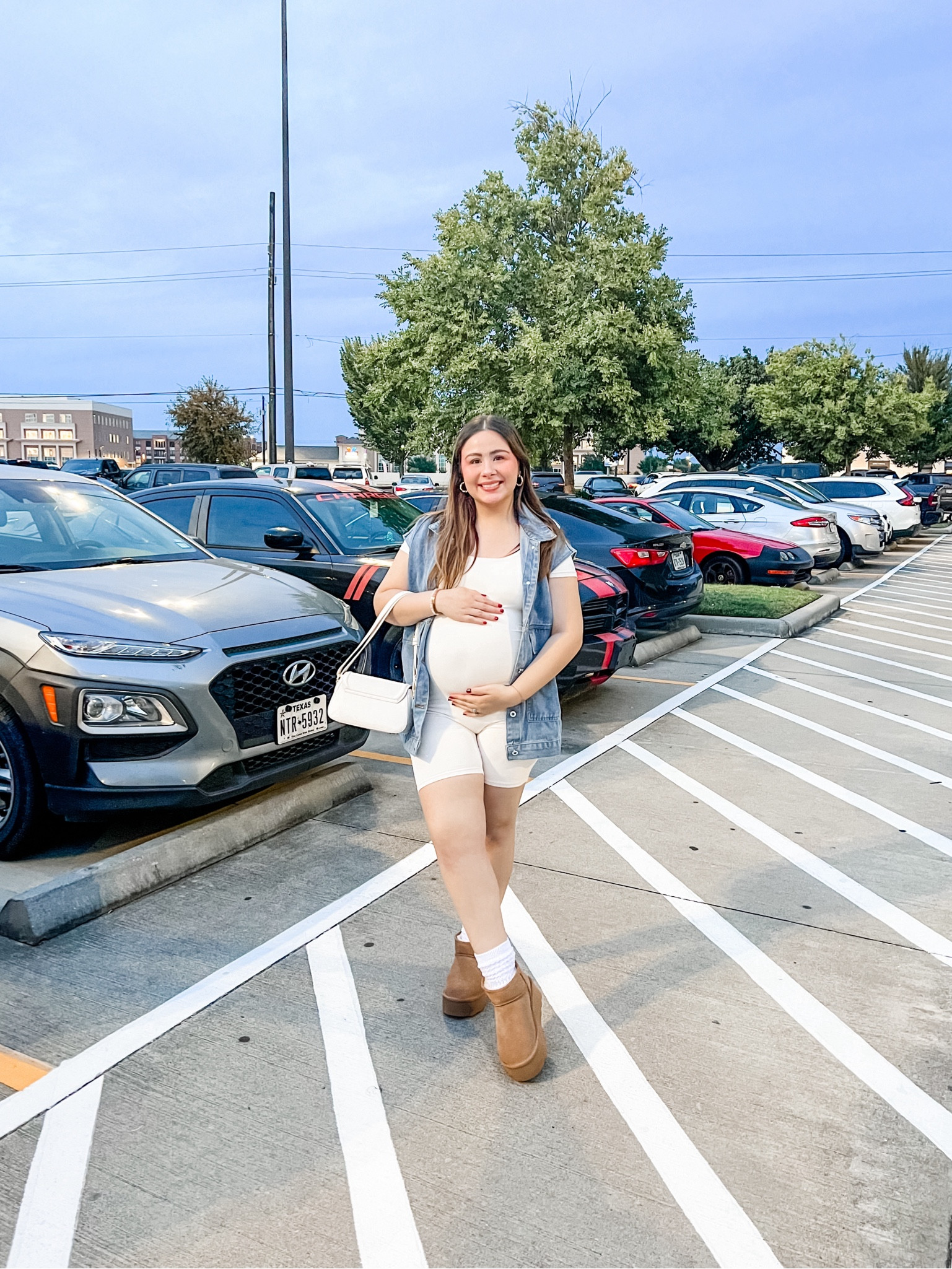 This buttery soft romper is a maternity must have & with many color options!! Ordered my regular size! 


Maternity Fashion
Fall Fashion 
Fall Outfits 
Dress the Bump

#LTKbump #LTKSeasonal #LTKfindsunder50