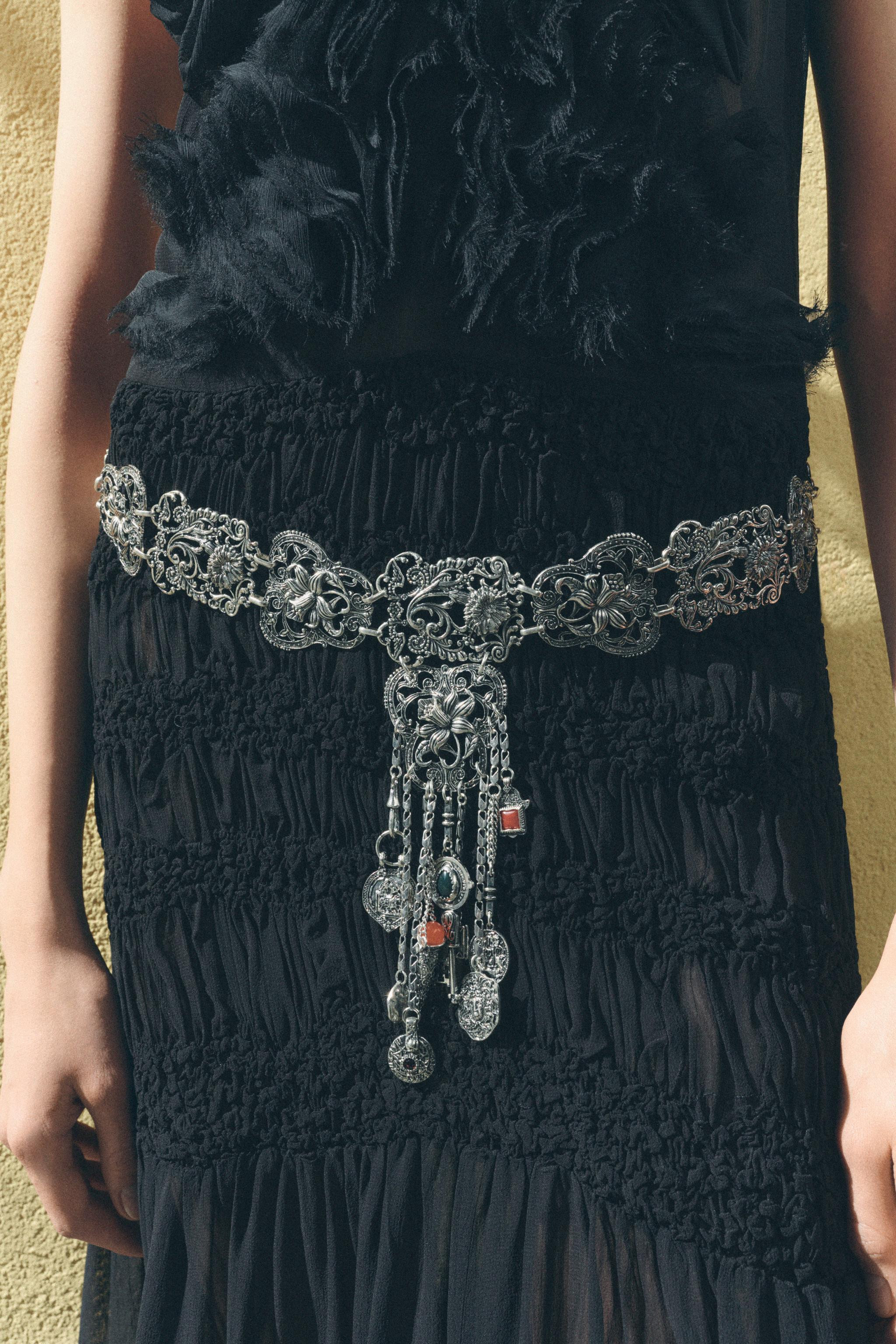 FLOWER CHARMS METAL BELT | Zara US