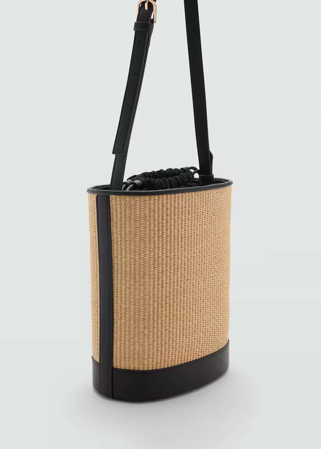 Sac seau effet raphia de taille moyenne noir - Femme - Taille unique - MANGO | Mango EU