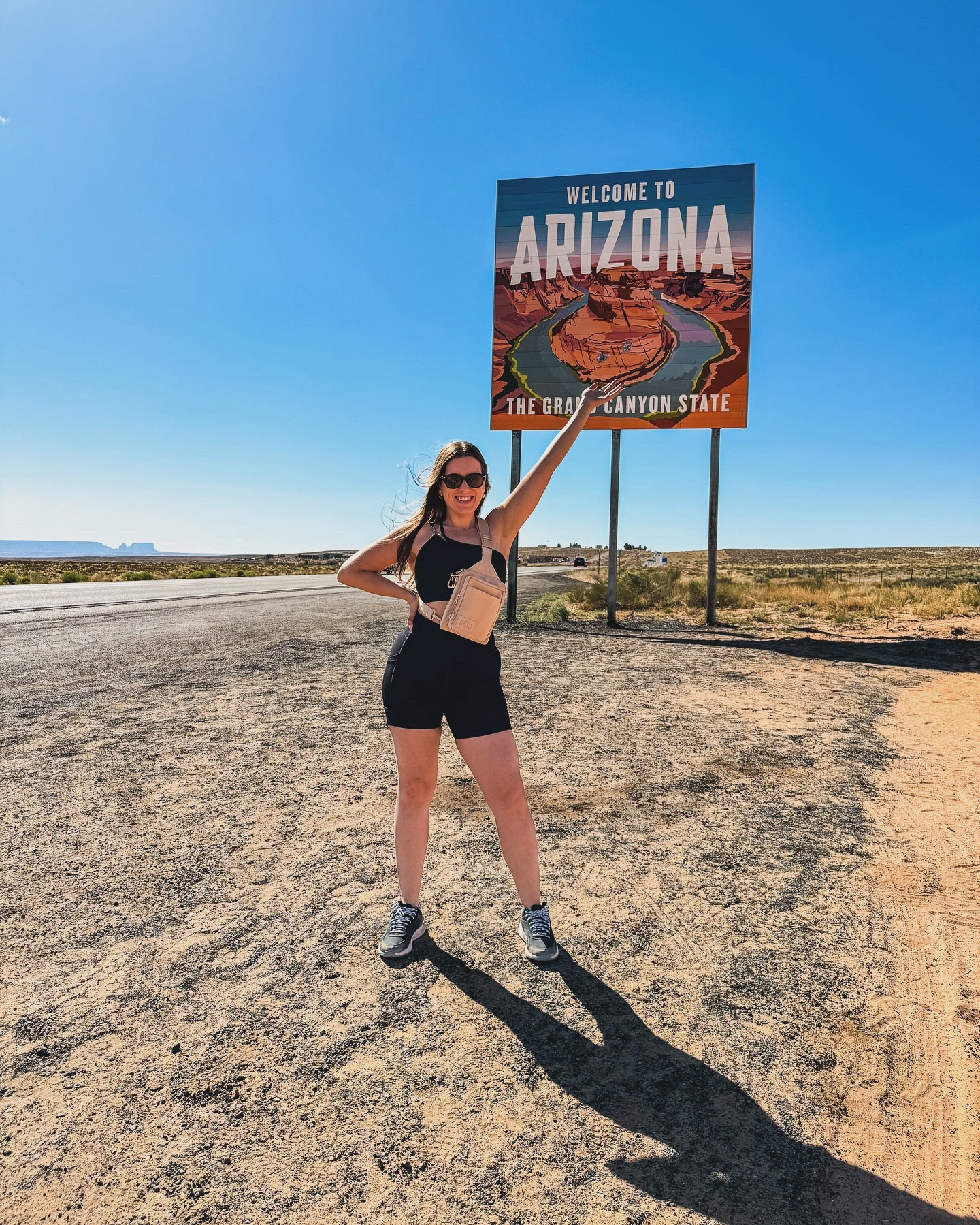 📍 Page, Arizona 🌵

Nem acredito que é tao pertinho de Utah e essa é a primeira vez que vamos. Com certeza iremos mais vezes! E na próxima vou ver se meus amigos estão em casa pra tomar um chimarrão 🧉 Hahaha!

Arizona esta na minha Bucket list faz tempão e não poderia faltar a foto com a plaquinha de entrada do estado. 🤍

#LTKSeasonal #LTKFitness #LTKTravel