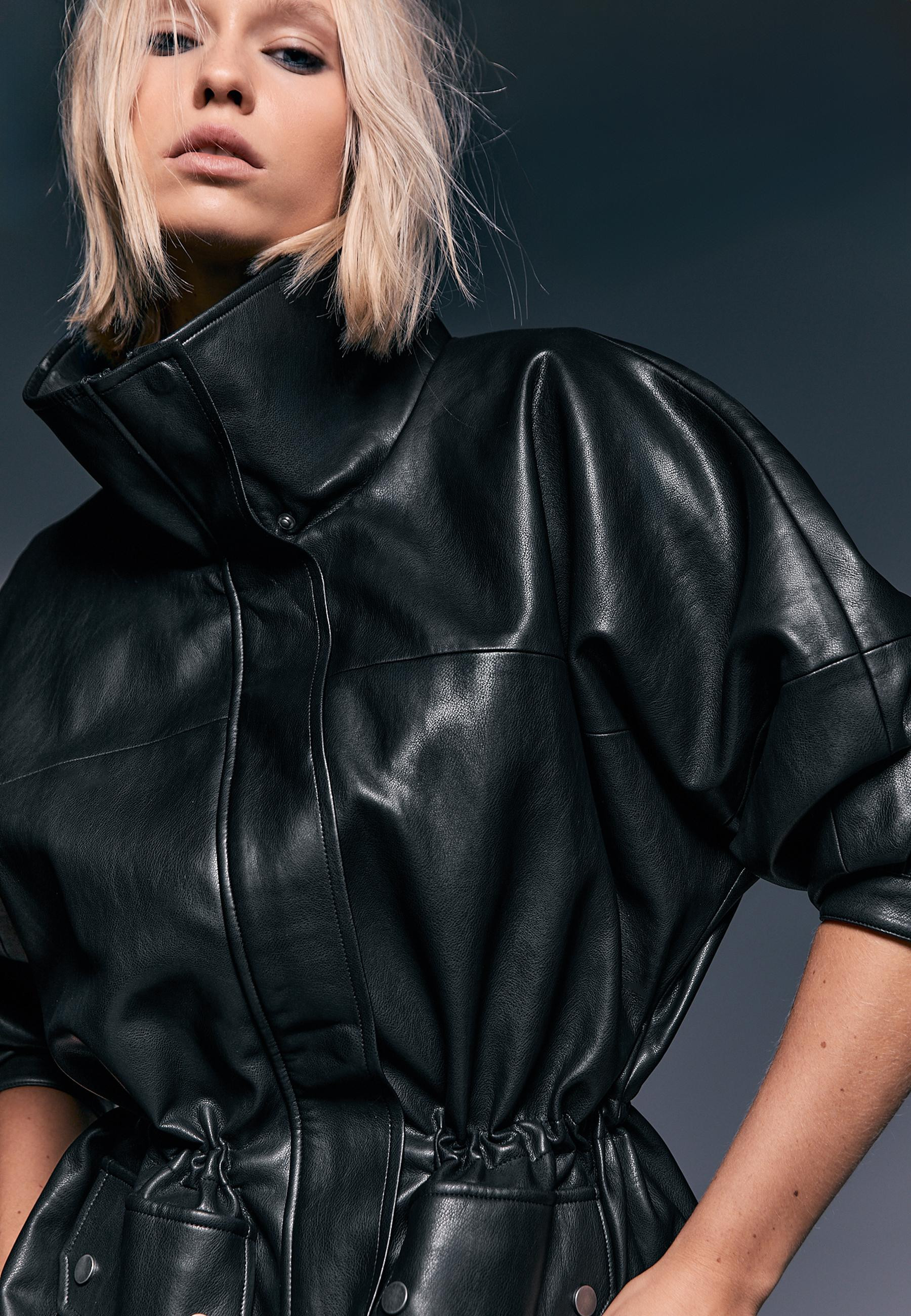 Leather effect medium-length parka - Women's fashion | Stradivarius United Kingdom | Stradivarius (UK)