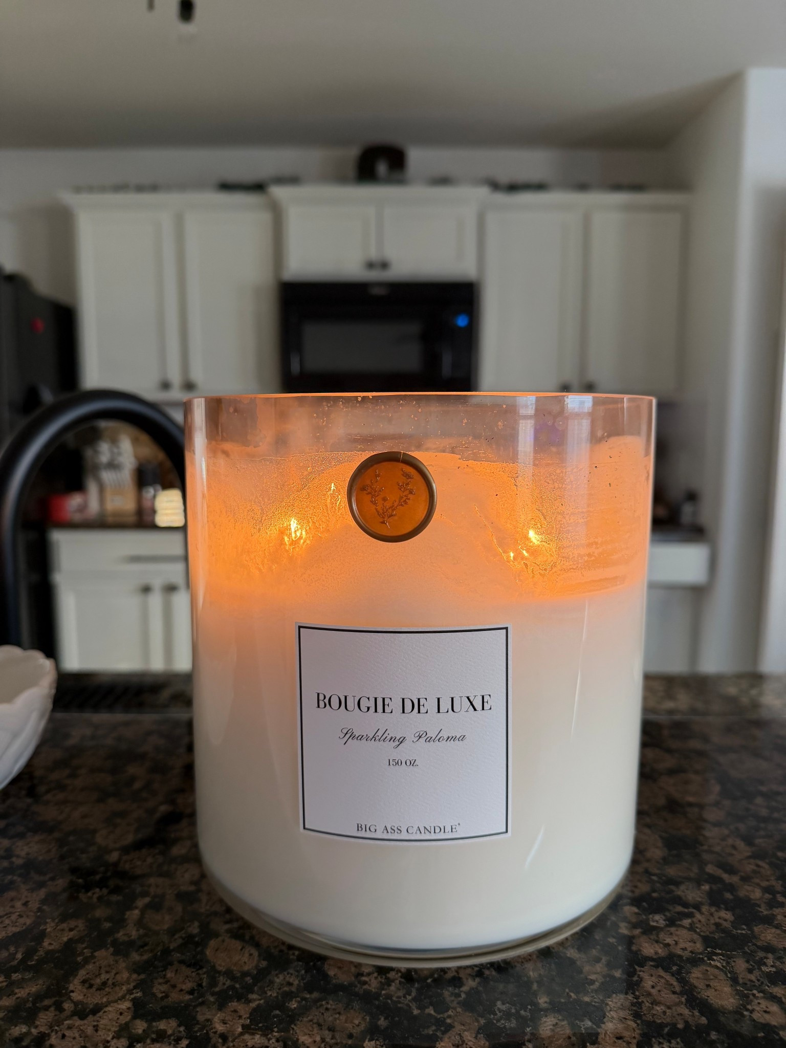 Code: TINA15 Candle smells soo good and fills up the whole room! 