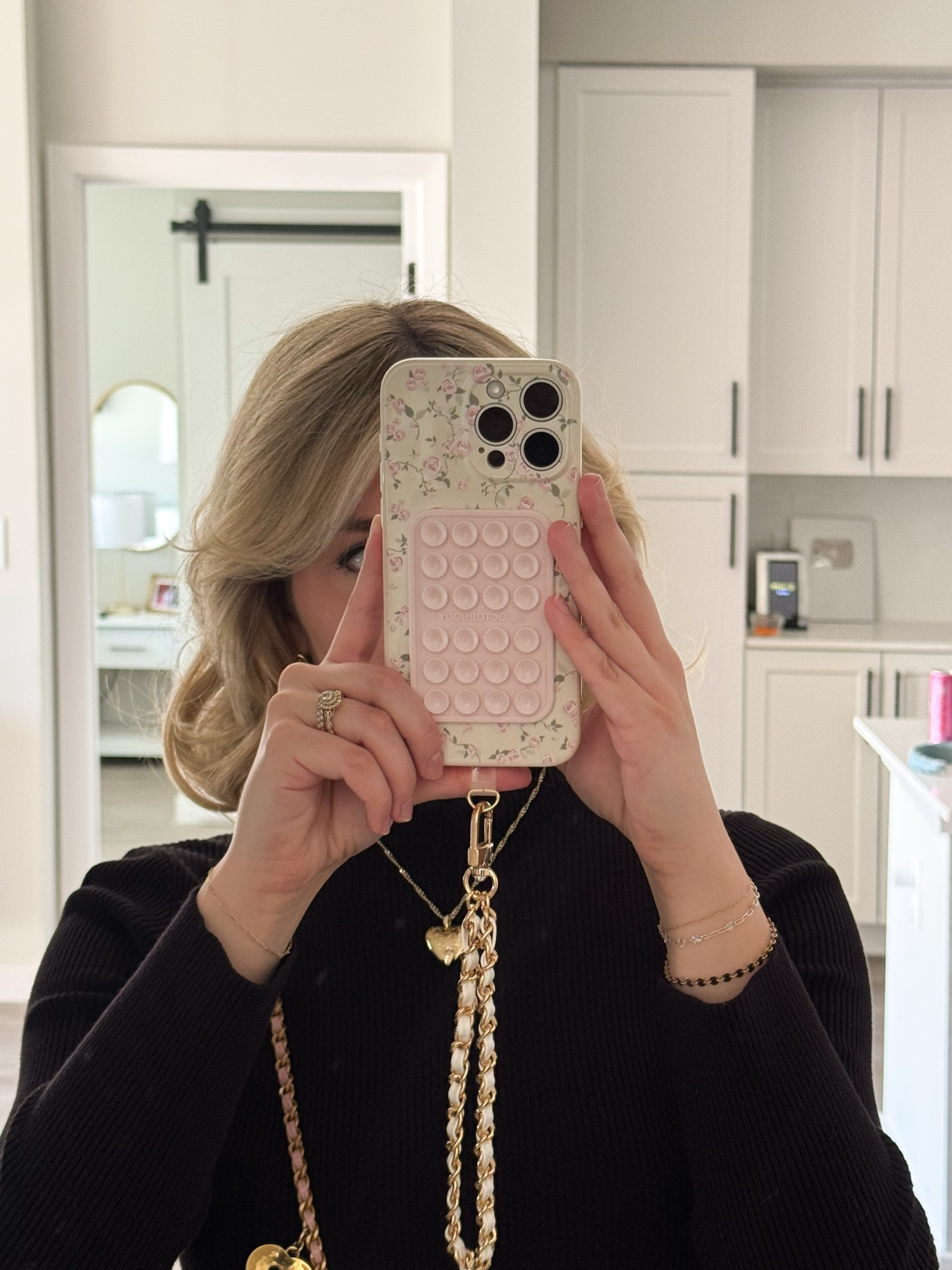 Girly + Shabby Chic Phone case combo 🎀

#LTKStyleTip #LTKFindsUnder50