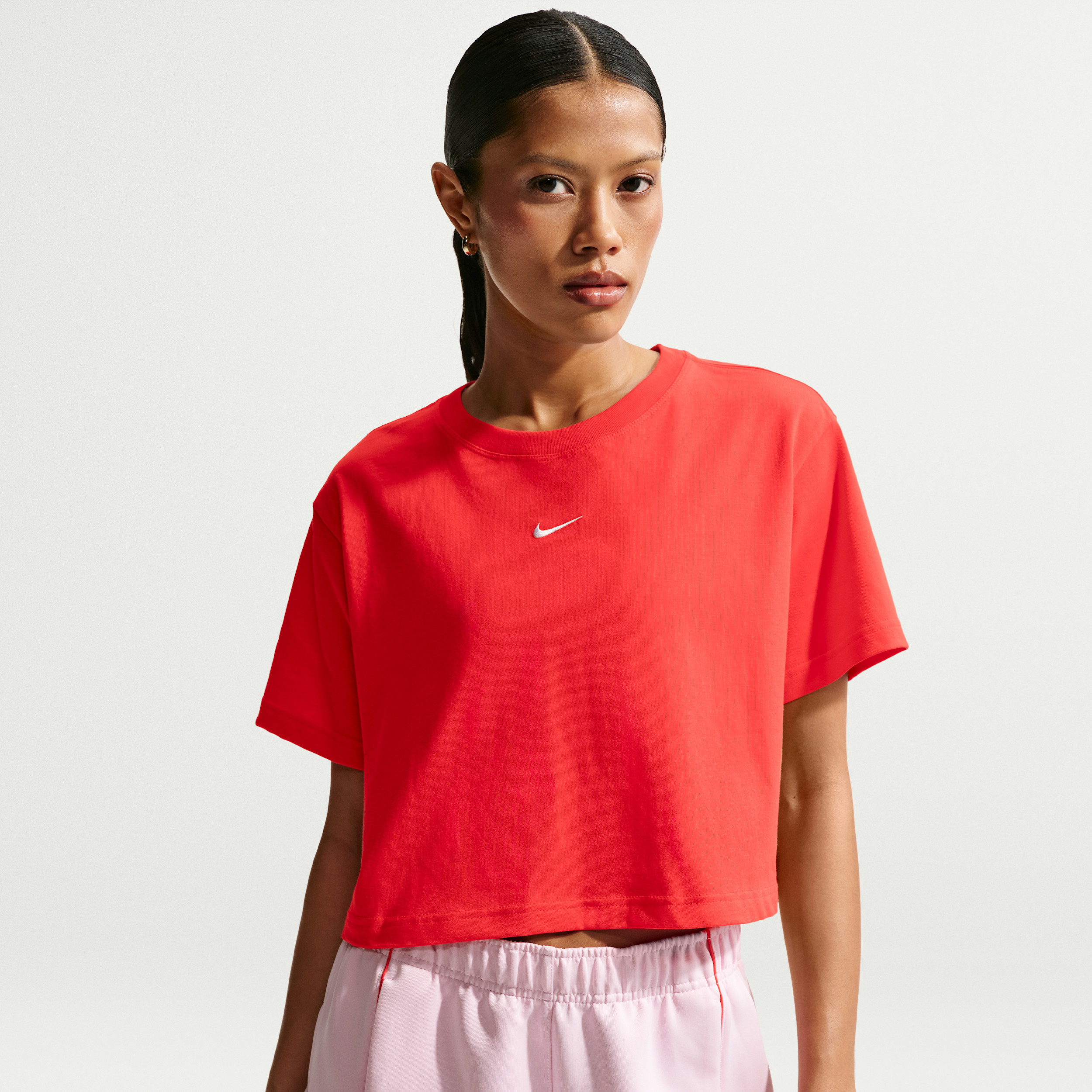 Women's Nike Sportswear Classic Loose Short-Sleeve Cropped T-Shirt in Red | IH7594-696 | Nike (US)
