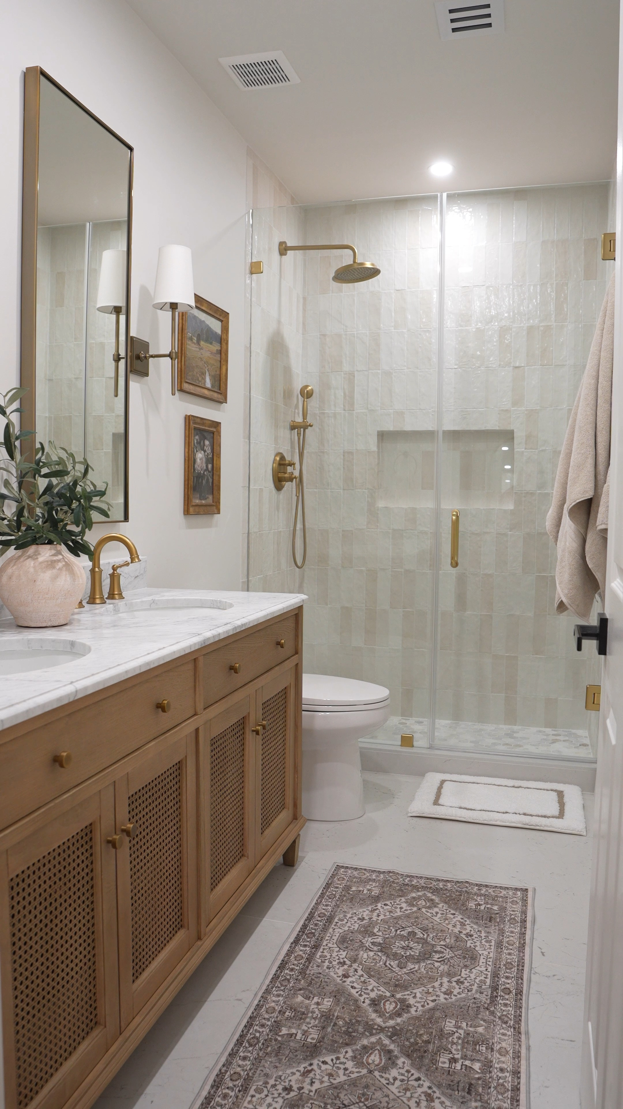 GUEST BATHROOM LINKS! Absolutely love everything we used in this space. Paint color is Swiss Coffee by Benjamin Moore




#LTKHome