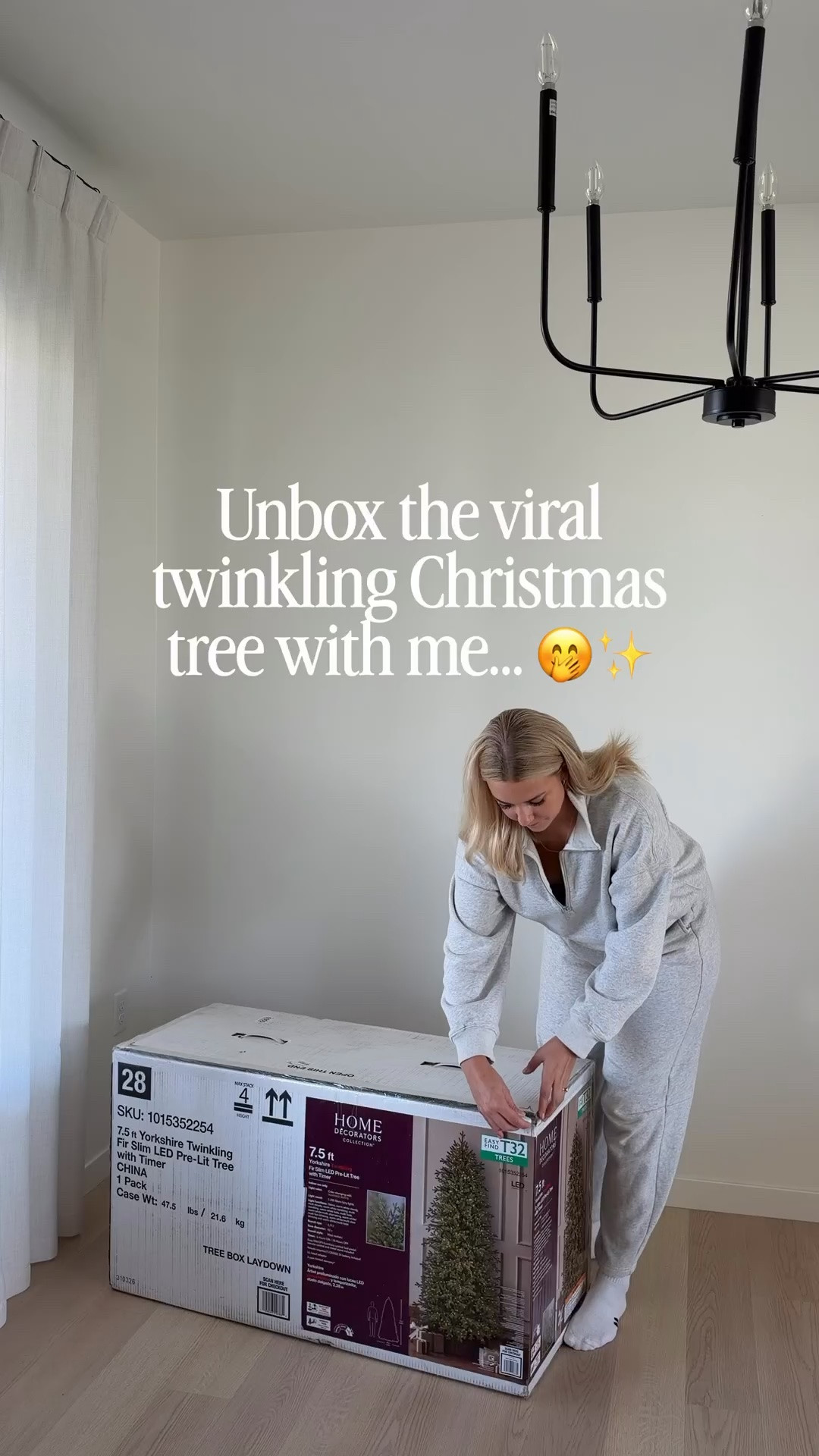 Needed a different size tree to fit in our new living room so I decided to finally try one of these viral @homedepot twinkling light trees! The lights are soo pretty. This one has over 3,700 branch tips and 1,200 lights! 🤯