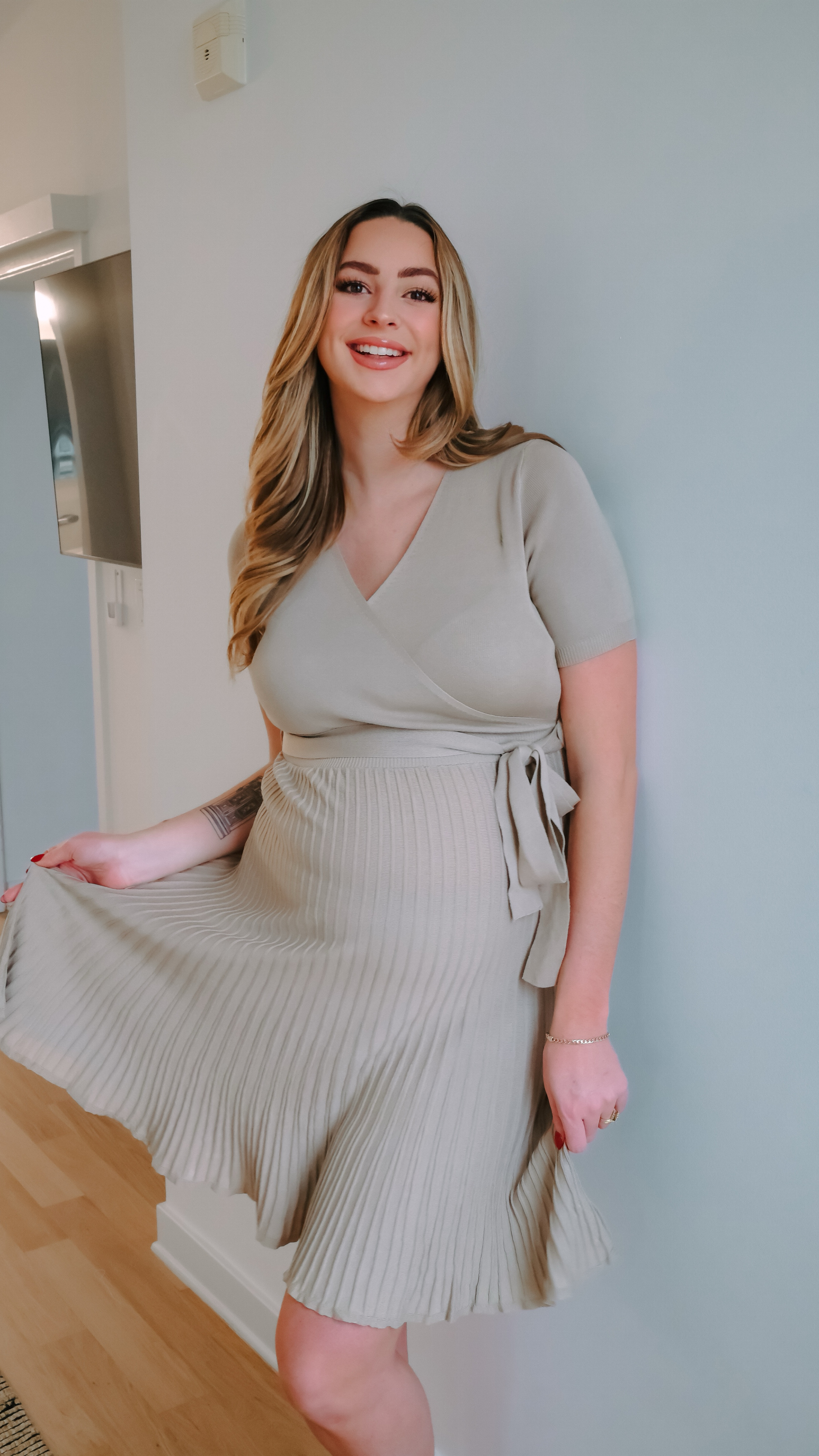 Maternity dress - wearing size M at 34 weeks! 

#LTKFindsUnder50 #LTKBump #LTKWorkwear