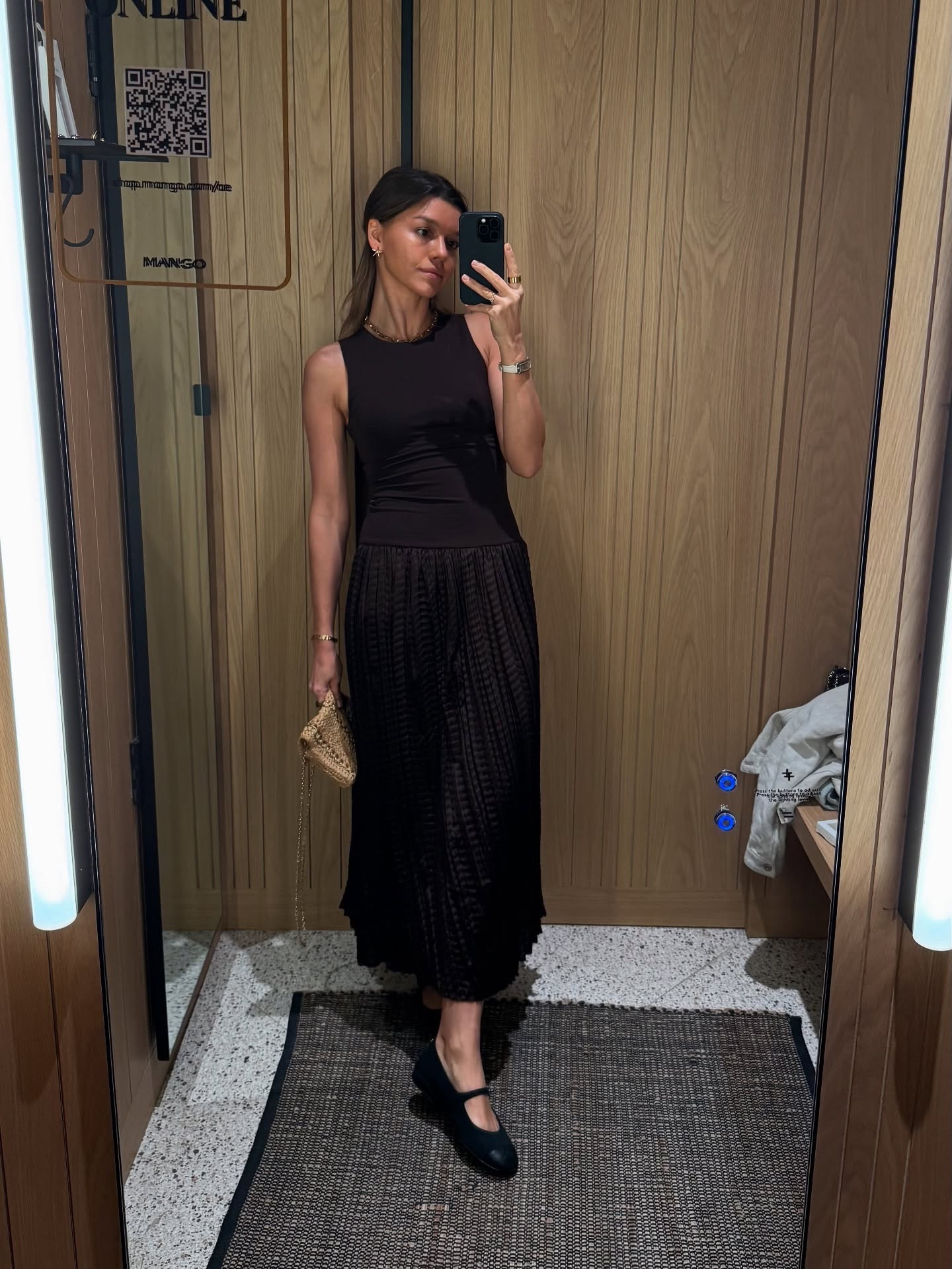 Summer outfits and dresses I loved 🤍

Outfit ideas, summer outfits, summer dress, broderie dress, maxi dress, linen set, linen trousers, straw bag, holiday outfits, vacation outfits

#LTKSummerEdit