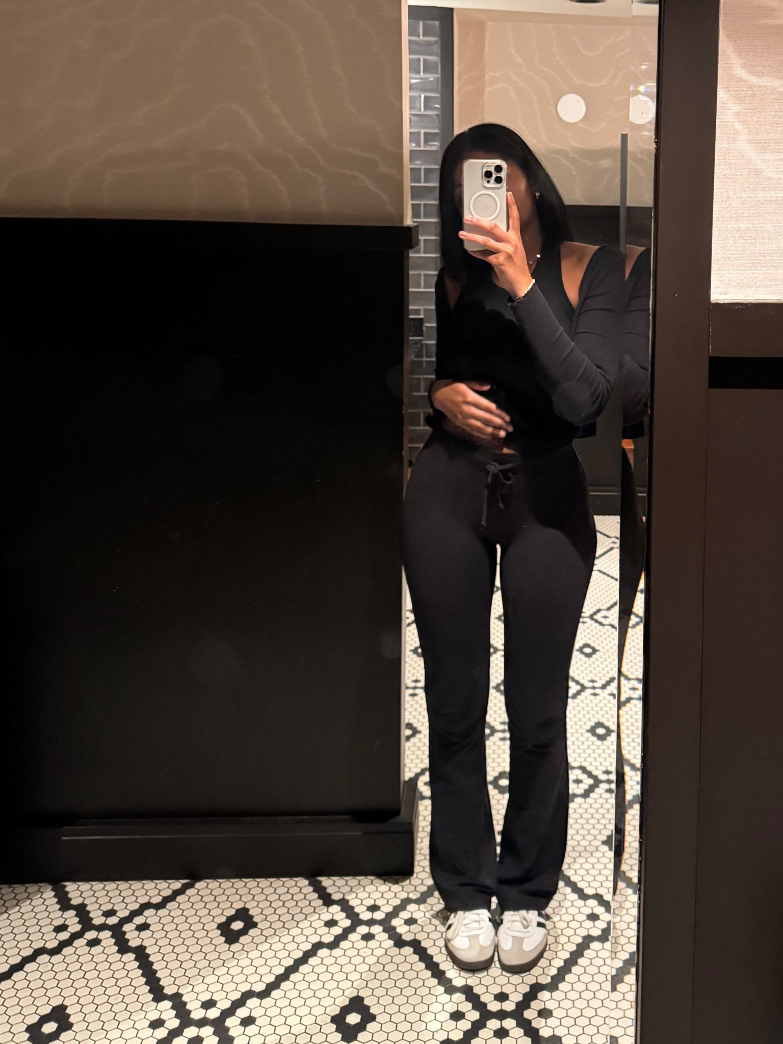 I don’t even want to admit how many times I’ve worn these pants this week… truly the coziest sweats/yoga pants I have ever owned! 

#LTKMostLoved #LTKFitness #LTKActive