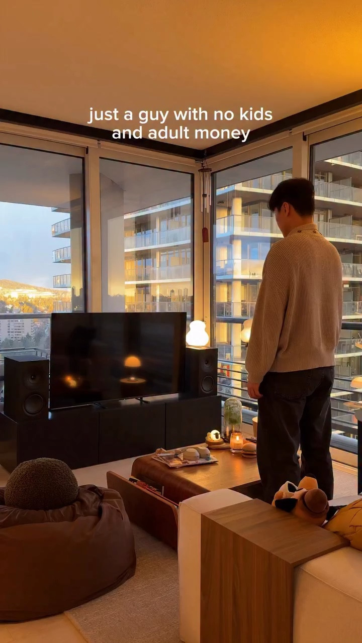 back to enjoying a chill weekend home in my adult playground 🙂‍↕️