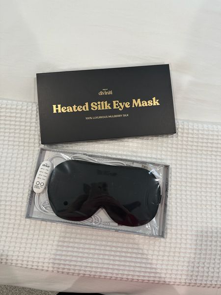 Want a great idea for Mother’s Day?  I truly love this heated eye mask. Great for sinus headaches, dry eyes and relaxation.

//
Heated eye mask
Eye mask


#LTKbeauty #LTKGiftGuide #LTKfindsunder100