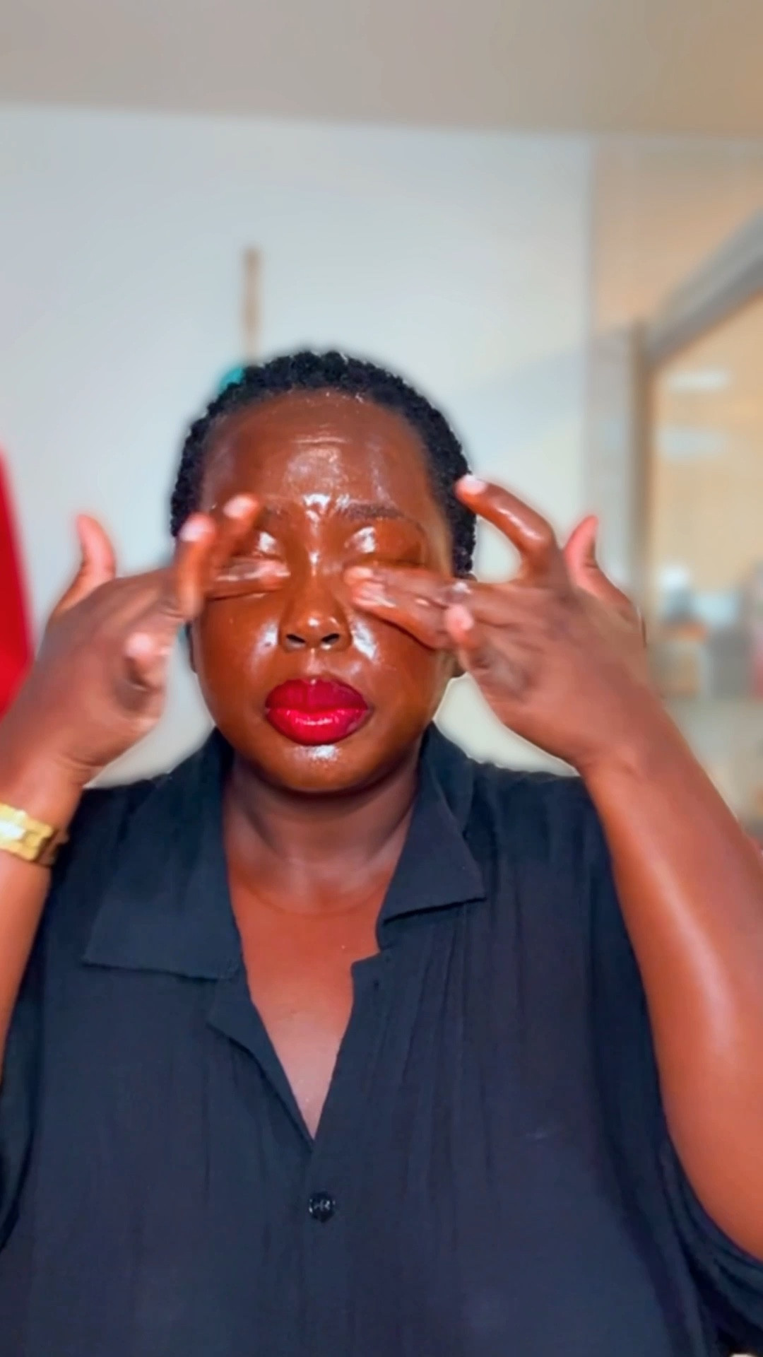 Get unready with me! Let’s wind down for the night, remove jewelry, Make Up, and prep face for ￼bed! #unreadywithme #getunreadywithme #nighttimeroutine #nighttimeskincare #skincareroutine 

#LTKBeauty #LTKItBag #LTKStyleTip