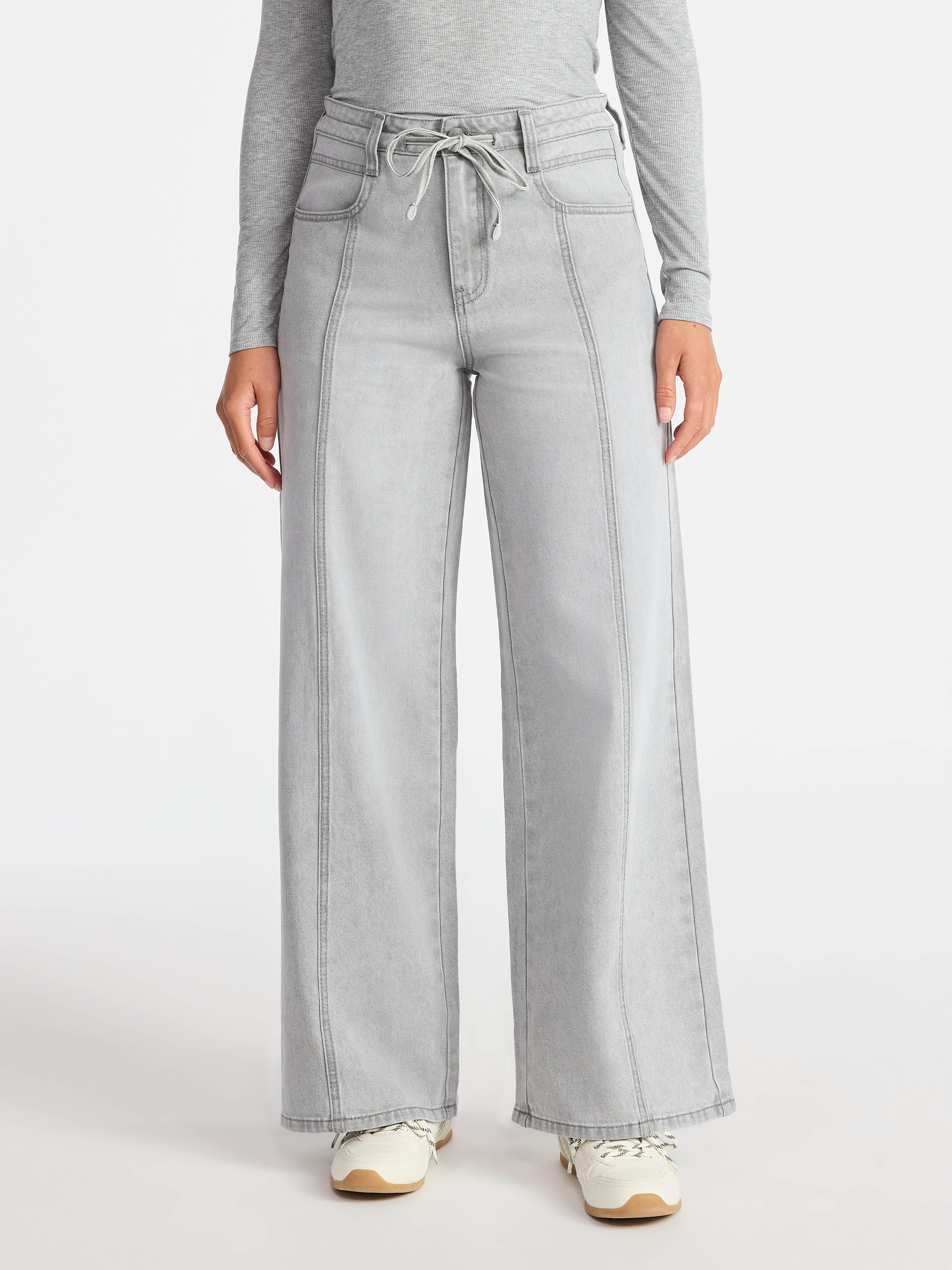 Time and Tru Women's and Women's Plus Relaxed Tie Waist Wide Leg Jeans, 31" Inseam, Sizes 0-20 | Walmart (US)