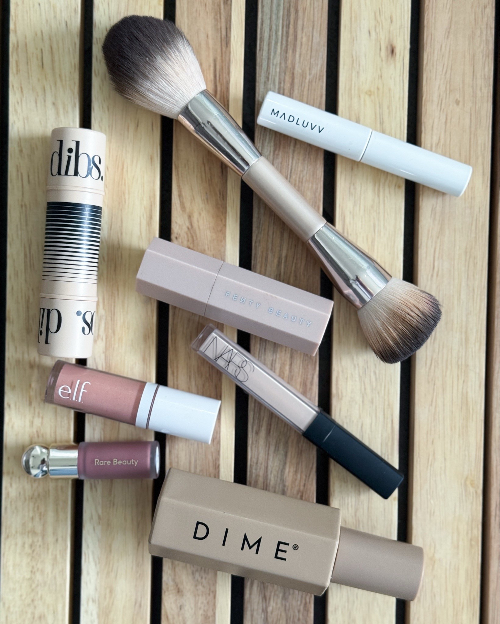 Quick & easy glowy no make up - make up look using only 7 products in less than 10 minutes

Easy Makeup - Makeup - Fast Makeup - Date Night Makeup 