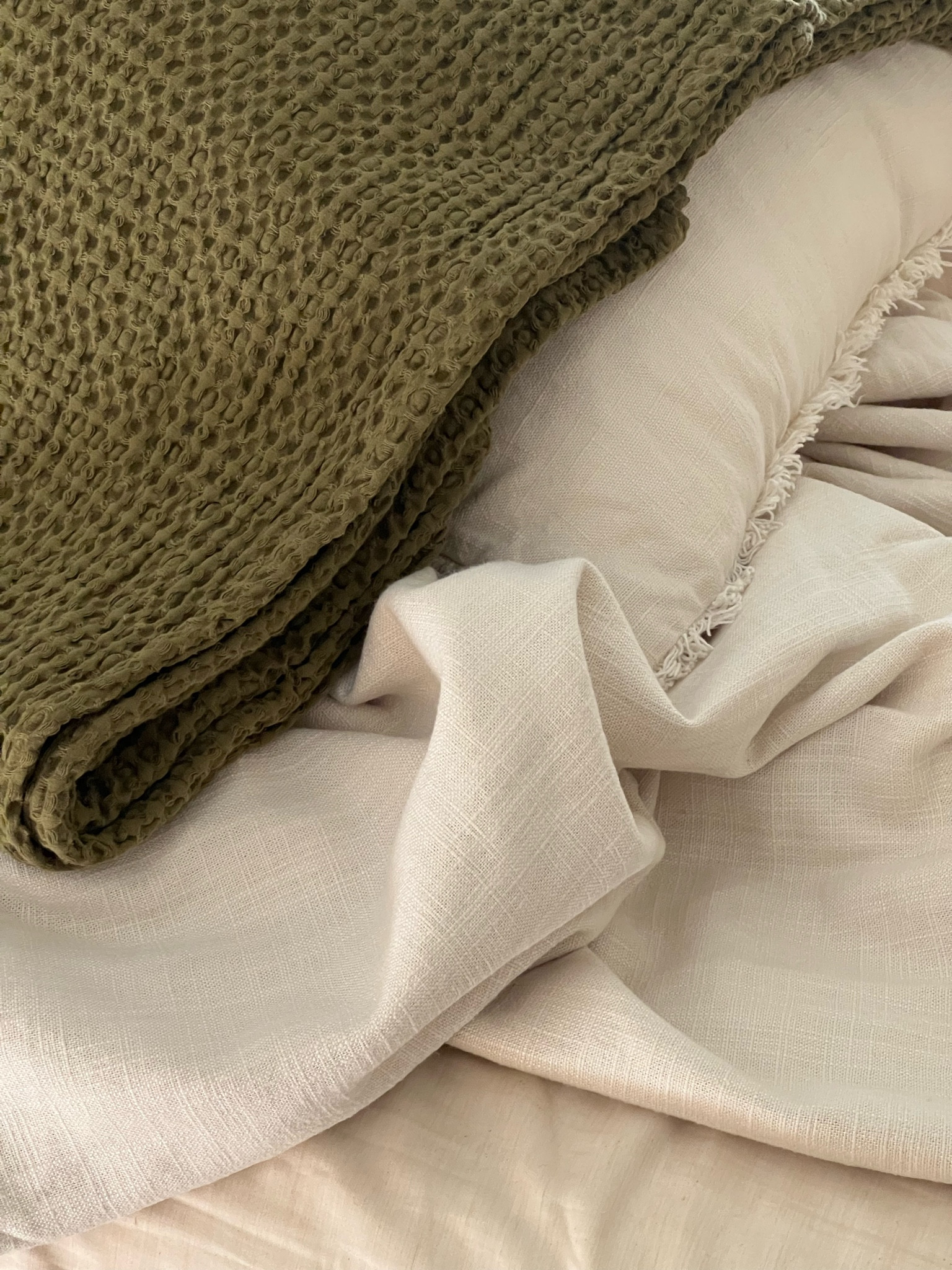 My exact bedding: 

Sheets/pillow cases - 100% cotton color oatmeal
Casaluna Duvet cover + sham set - color natural 
Waffled cotton throw - olive green 

Bedding 
Organic lived in bedding 
Linen bedding 
Bedroom 
Master bed 
Target 
Casaluna 
H&M home 



#LTKHome #LTKFindsUnder100 #LTKSummerSales