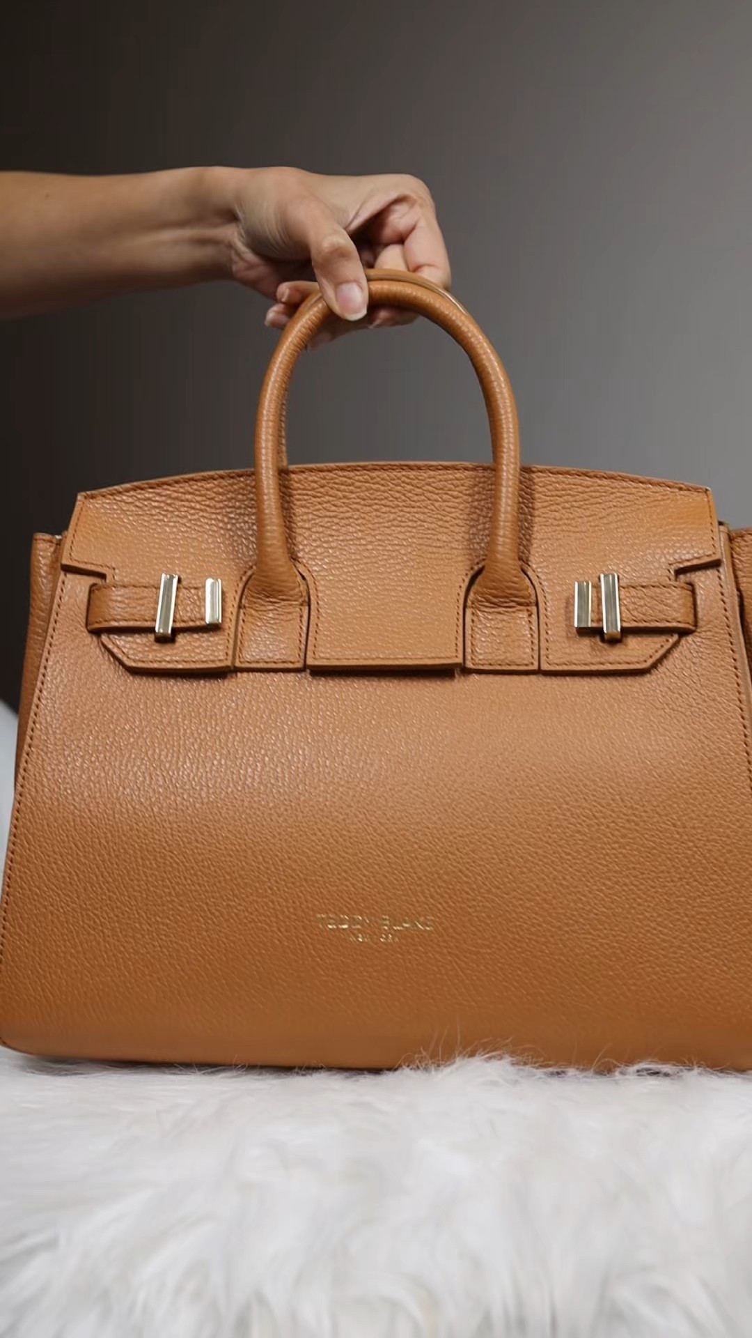 Teddy Blake bag
Fall bags 
Everyday bag 


#LTKSaleAlert #LTKHoliday #LTKGiftGuide