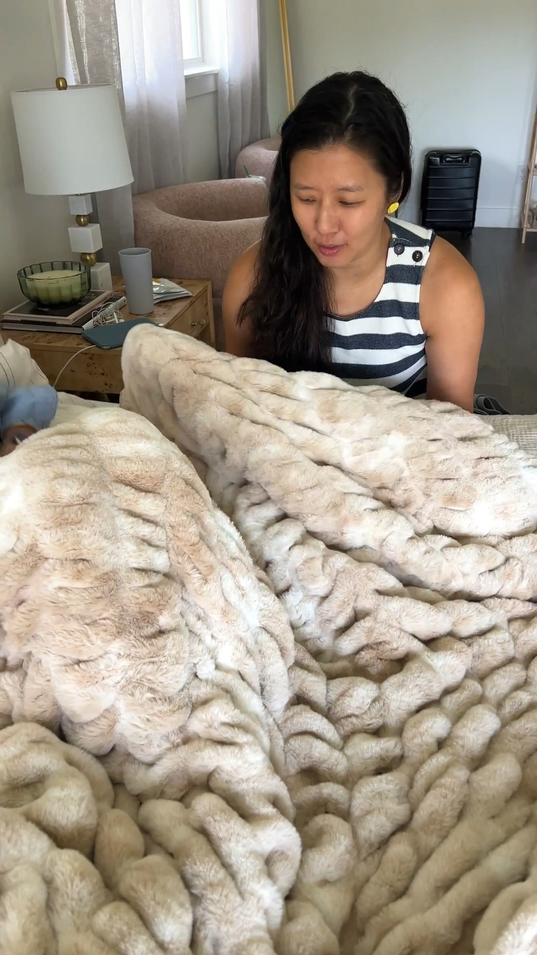 Lola Blankets are the softest blankets ever! I have the Caramel N Cream Large size! Use code: SANDY50 for 50% off!! 
